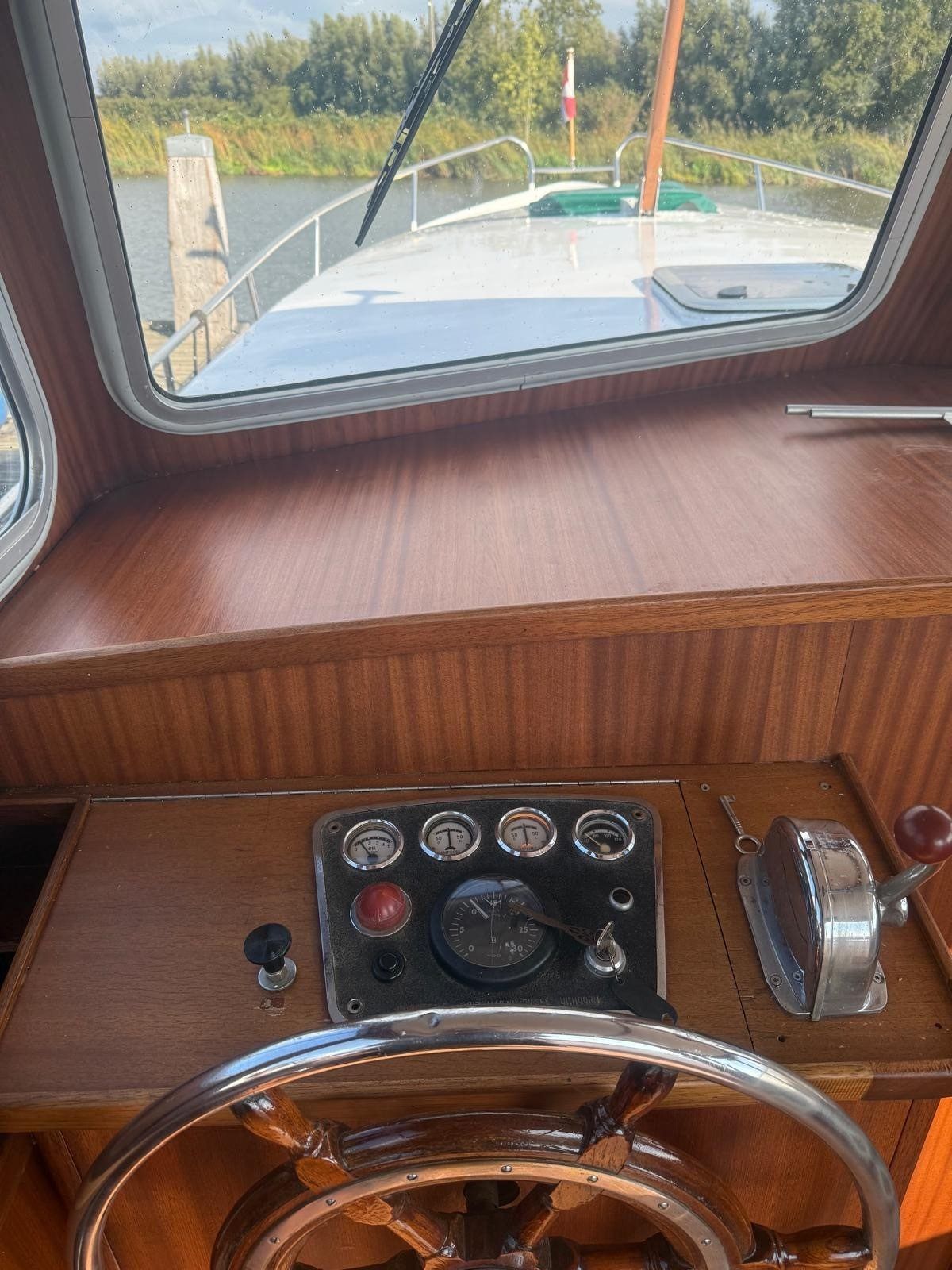 Waalkotter 980 OK 1982 – Stalen motorjacht met 4 hutten - Foto 24