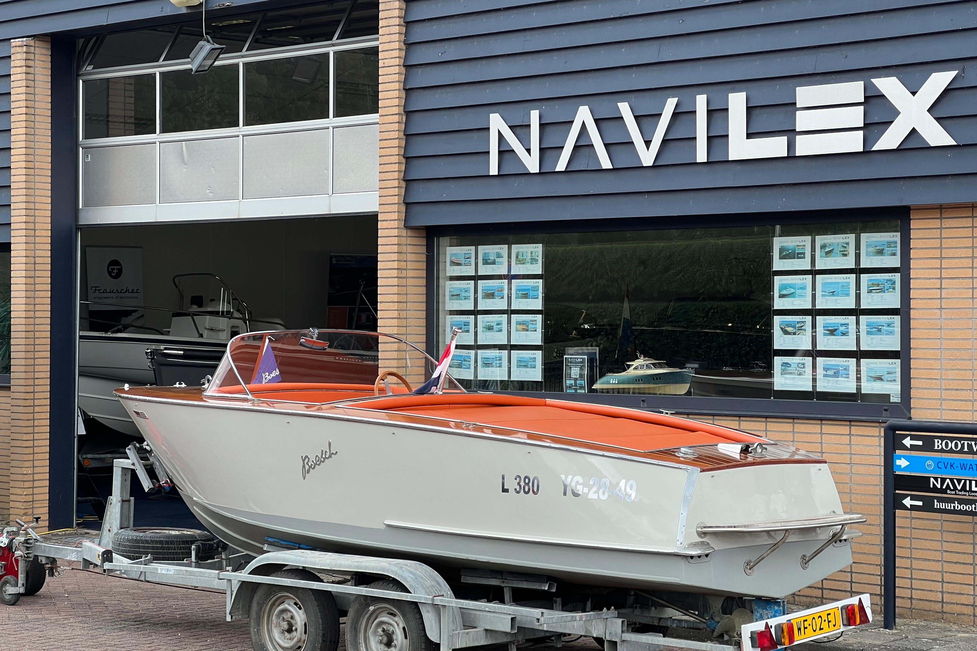 Boesch 510 Sport Deluxe 1968 – klassieke waterskiboot - Foto 3