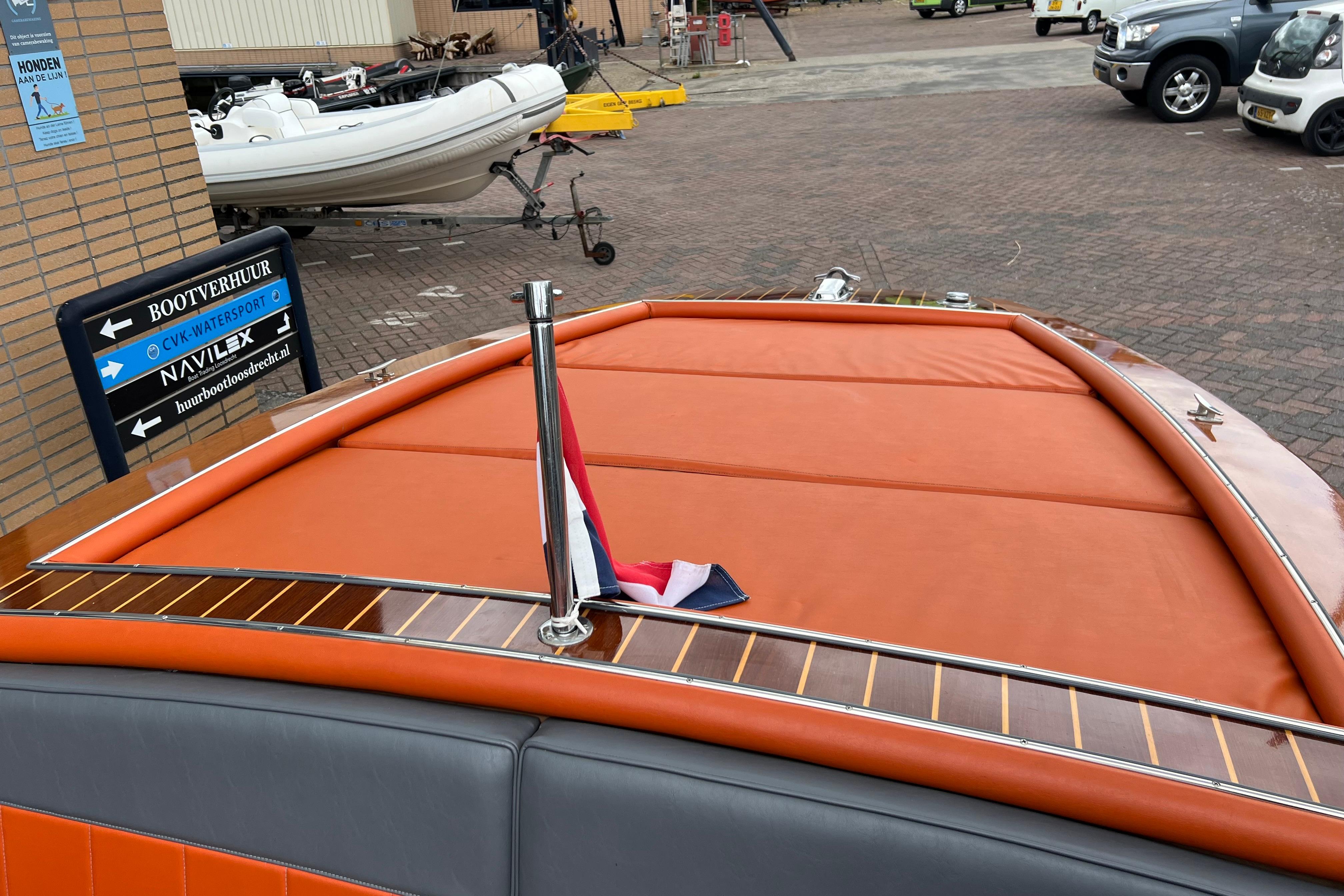 Boesch 510 Sport Deluxe 1968 – klassieke waterskiboot - Foto 5