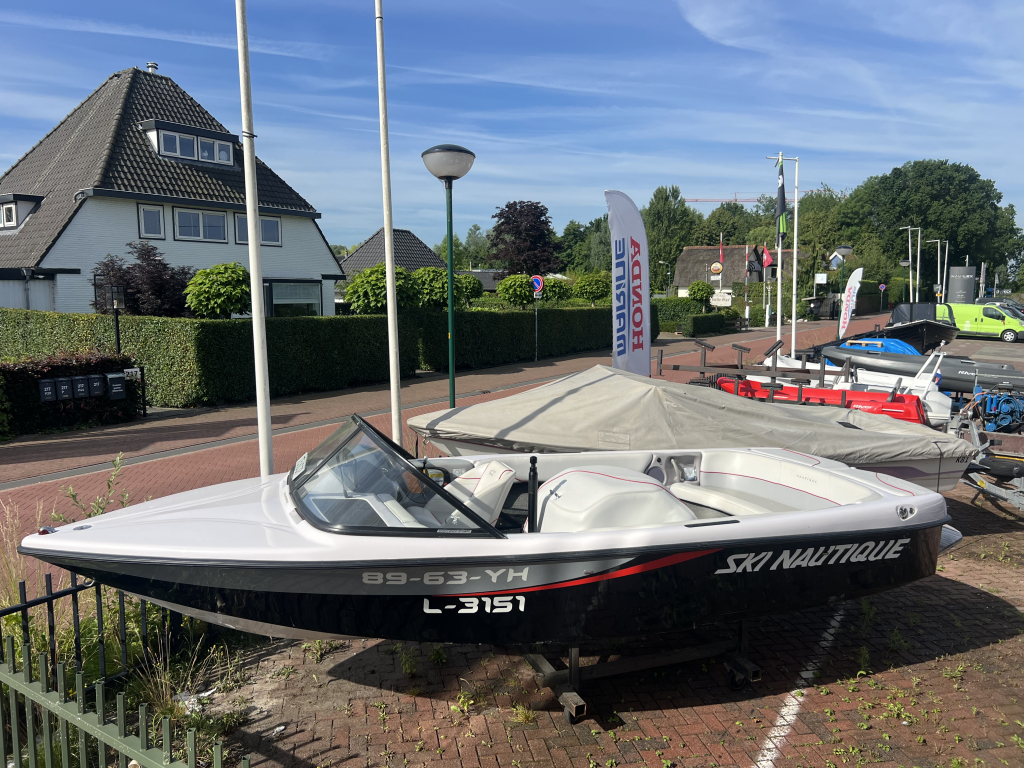 Ski Nautique 196 CB