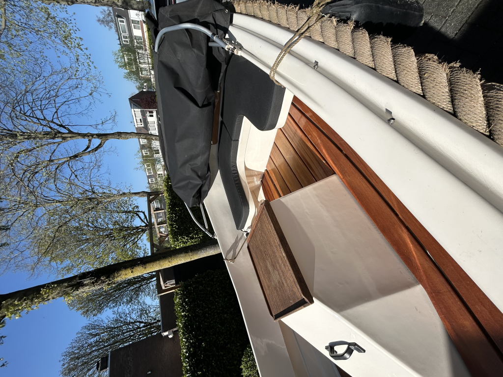 Arie Wiegmans AW16 1998 – Zwarte spiegelsloep met teak - Foto 2