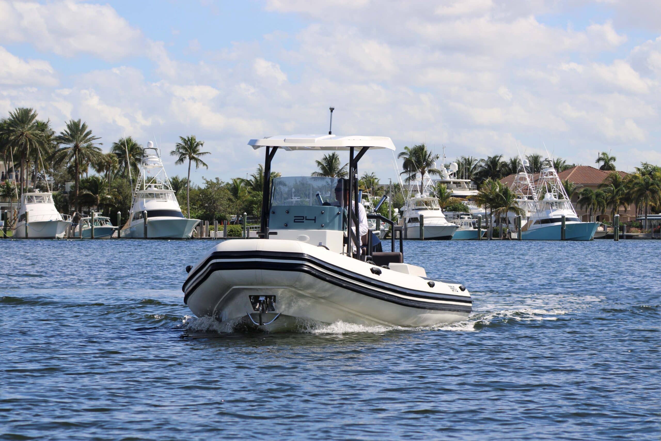 BRIG Navigator 2025 – V-bodem sloep van 7,3 meter - Foto 3