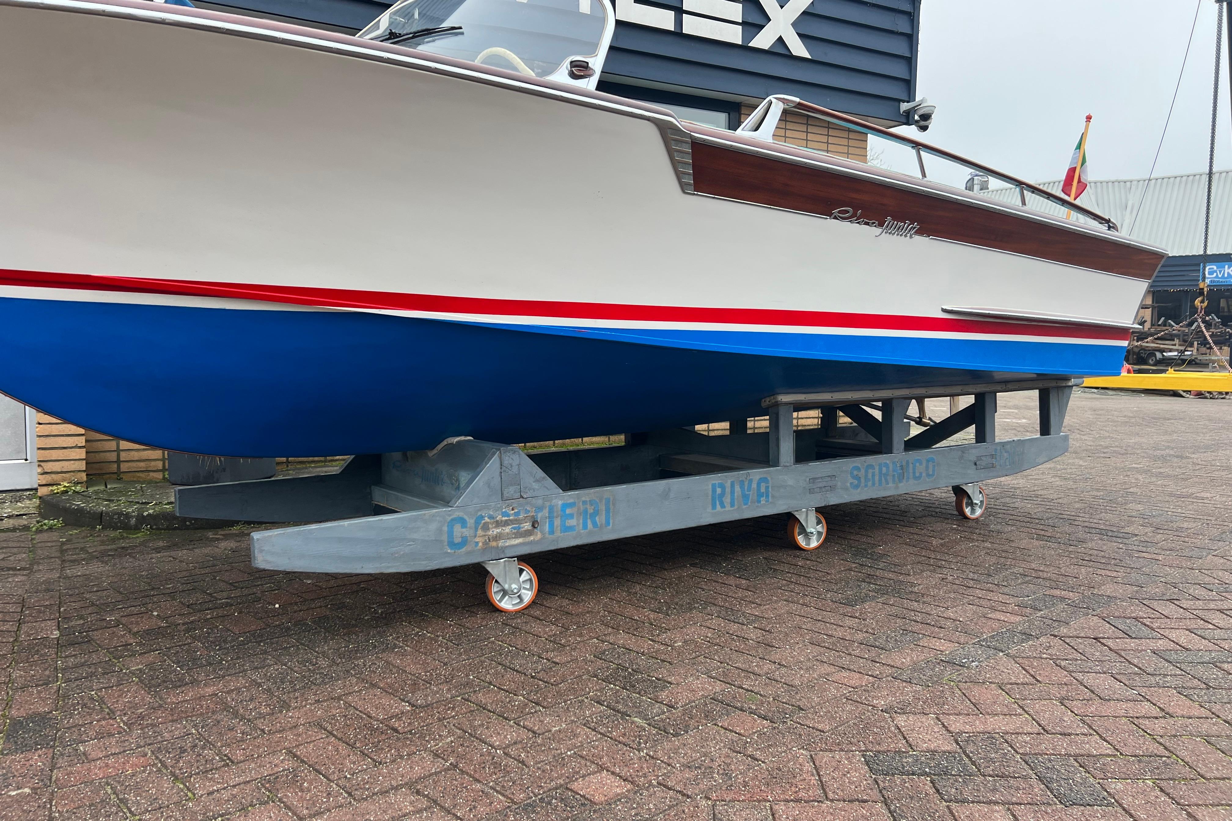 Riva Junior 1968 – gerestaureerde klassieker met V8 - Foto 17
