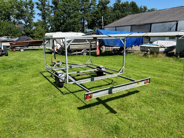 Trailer voor zeilboot of surfplanken – praktisch transportmiddel - Foto 4
