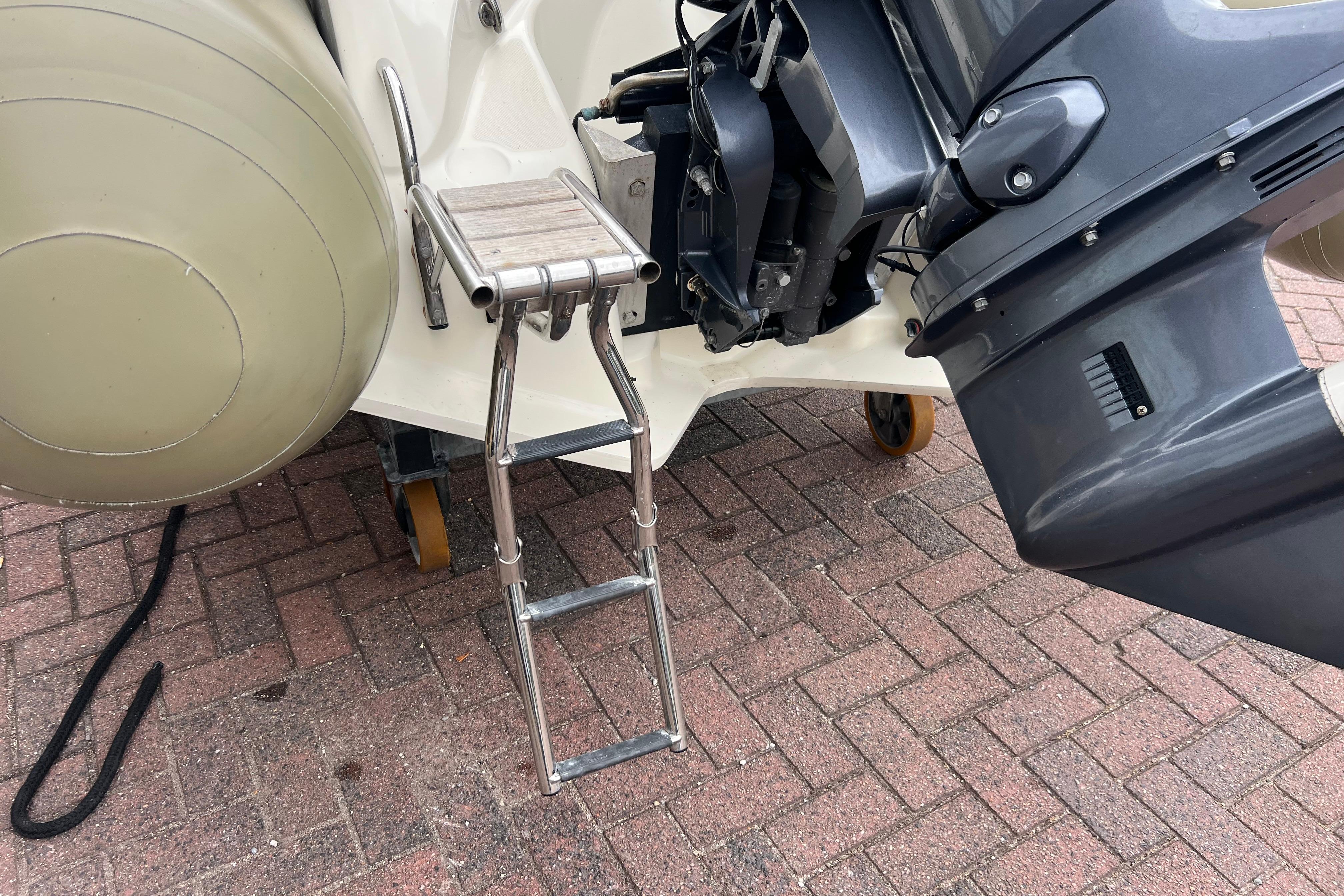RIB Zodiac Medline 550 2011 – Vrijwel nieuwe motor - Foto 12