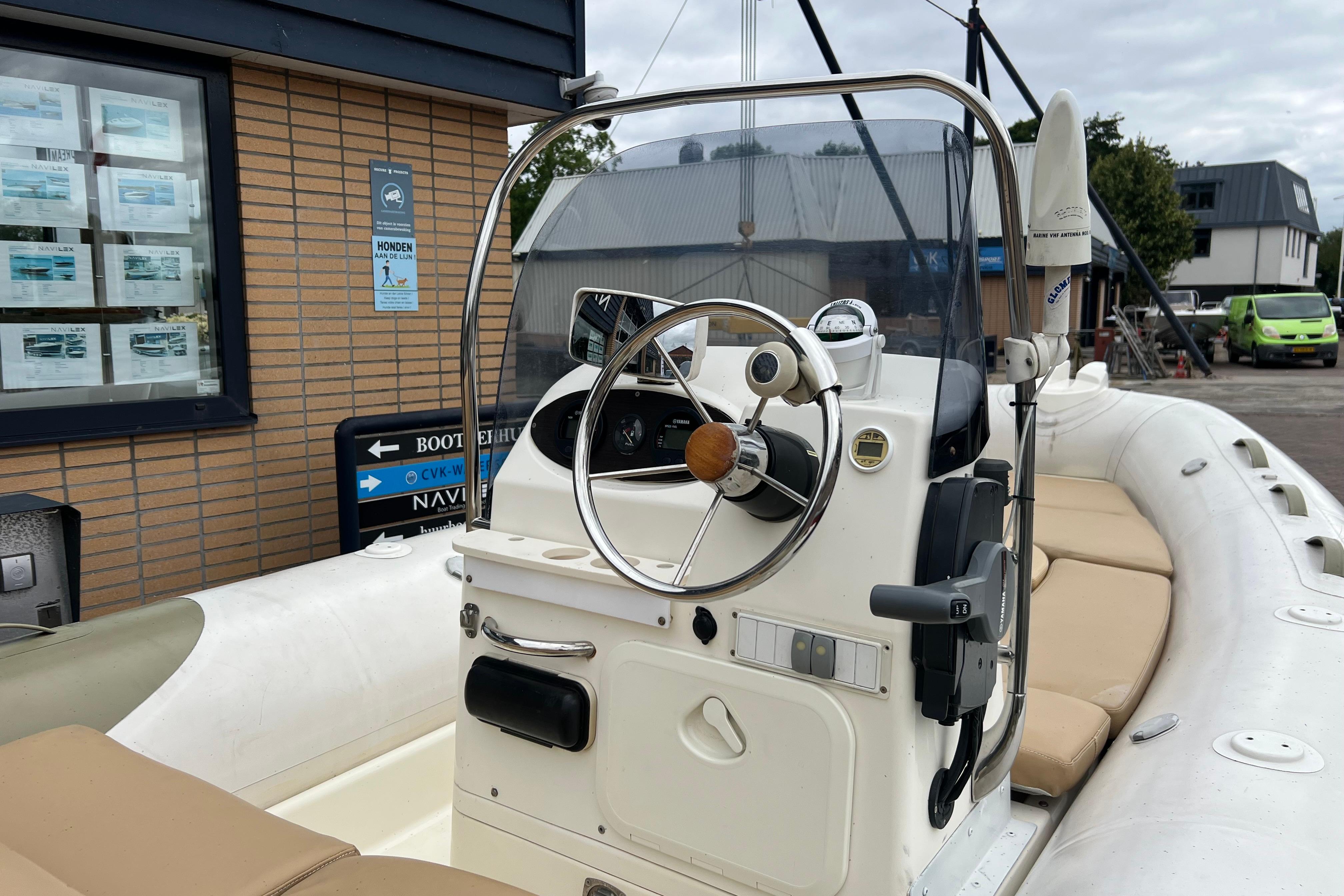 RIB Zodiac Medline 550 2011 – Vrijwel nieuwe motor - Foto 6