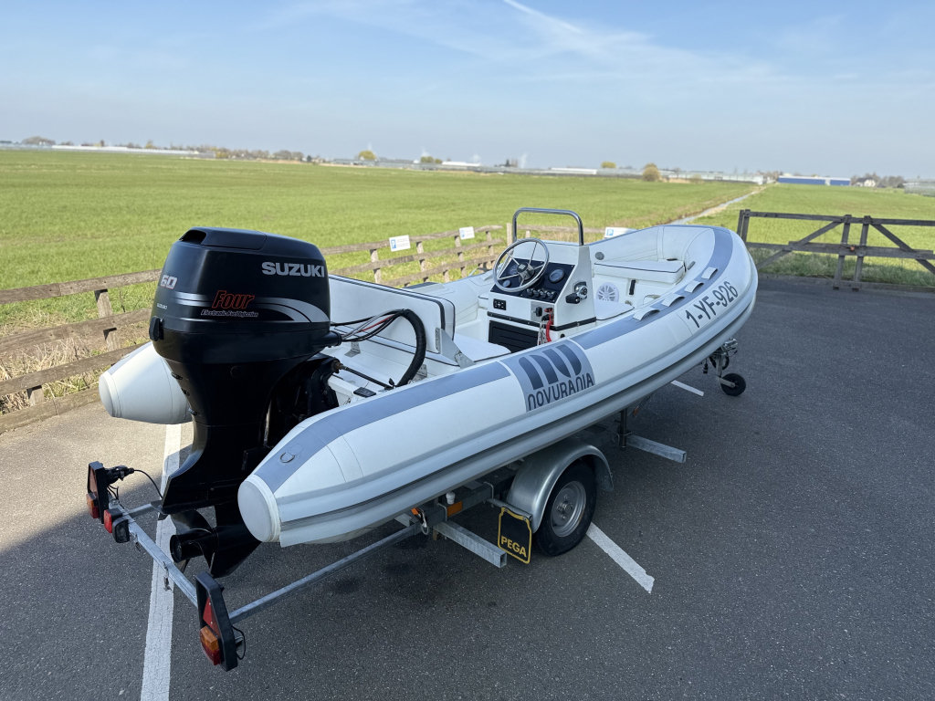 Novurania 430 DL 2004 – Hypalon RIB met trailer - Foto 1