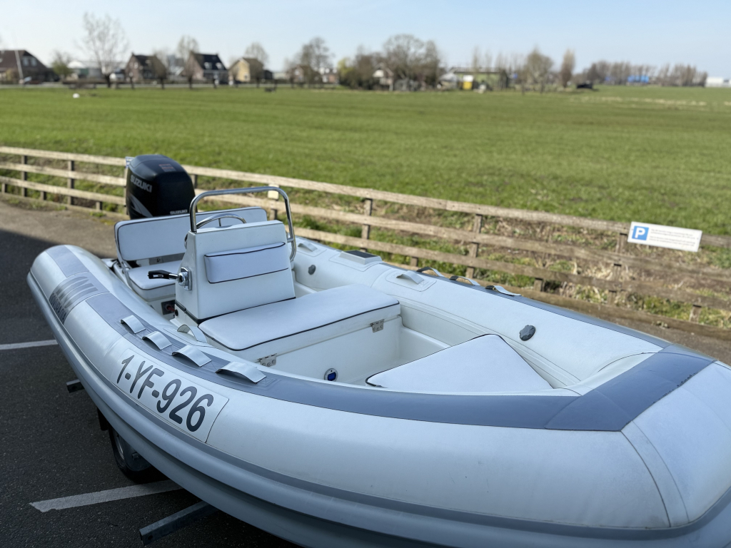 Novurania 430 DL 2004 – Hypalon RIB met trailer - Foto 2
