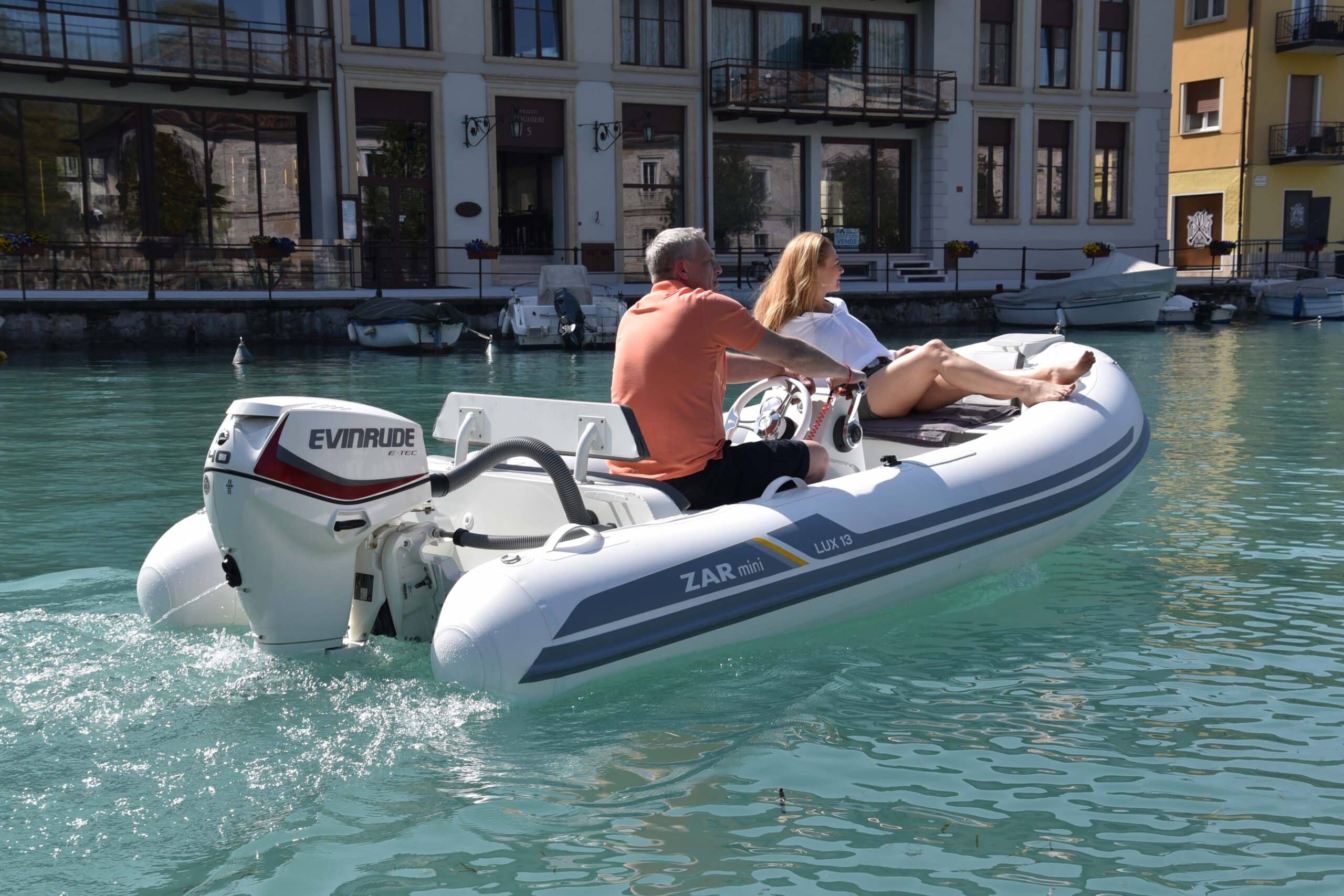Zar Mini LUX 2025 – compacte aluminium sloep met teakdek - Foto 5