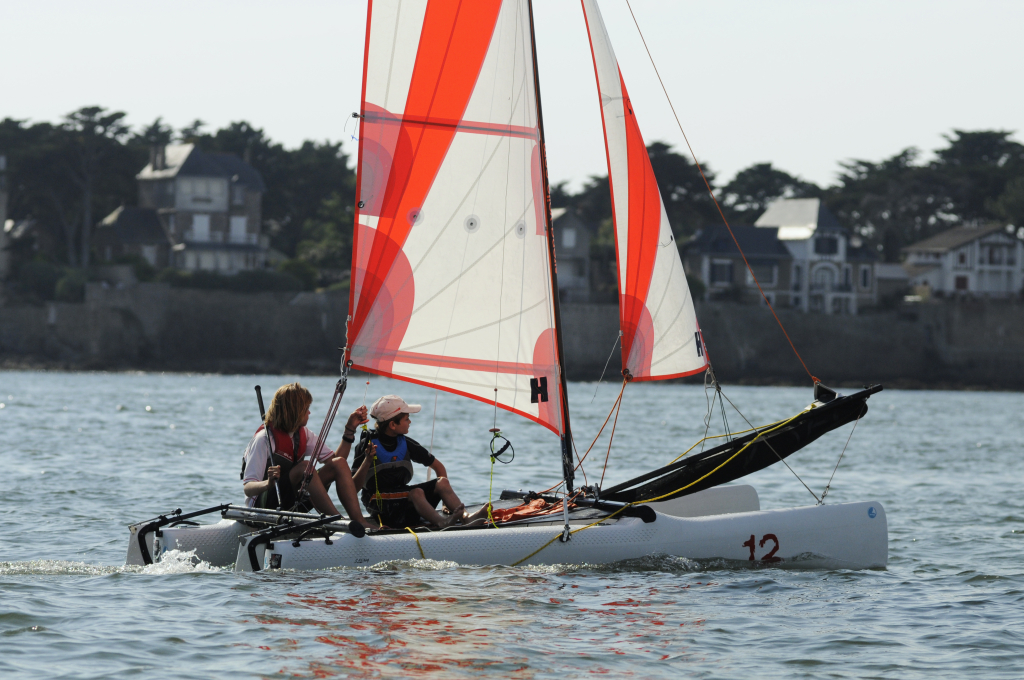Topper Cat12 2024 – Lichte catamaran voor jonge zeilers - Foto 13