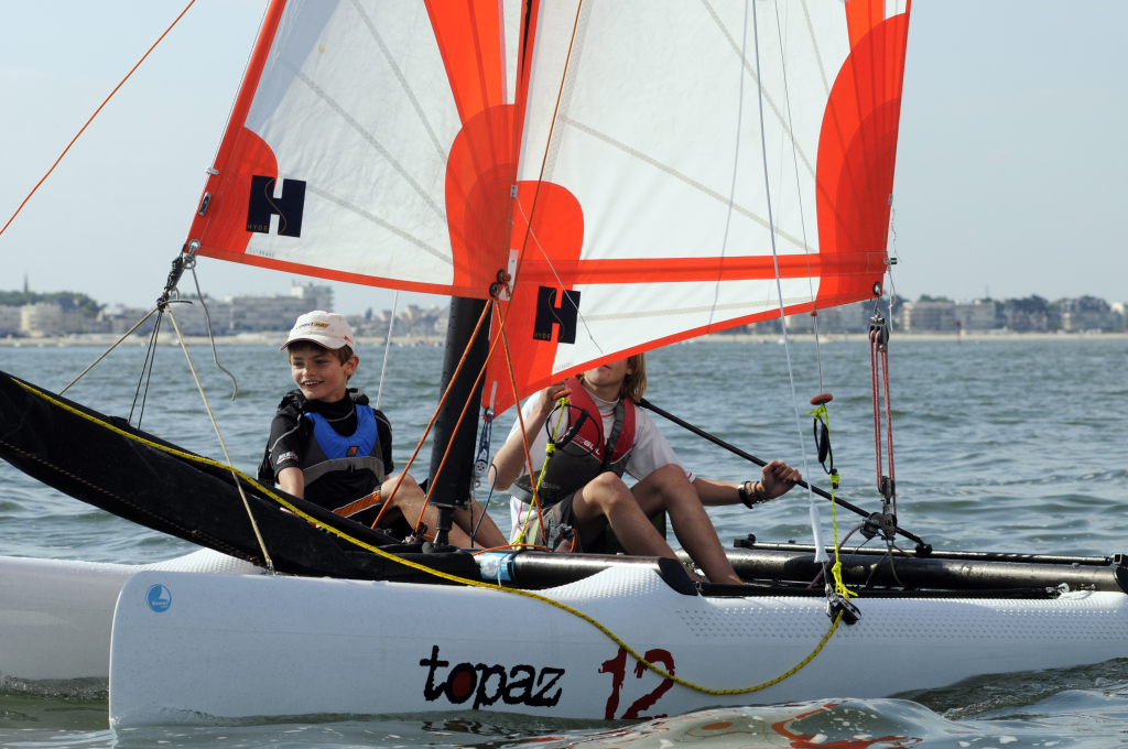 Topper Cat12 2024 – Lichte catamaran voor jonge zeilers - Foto 14