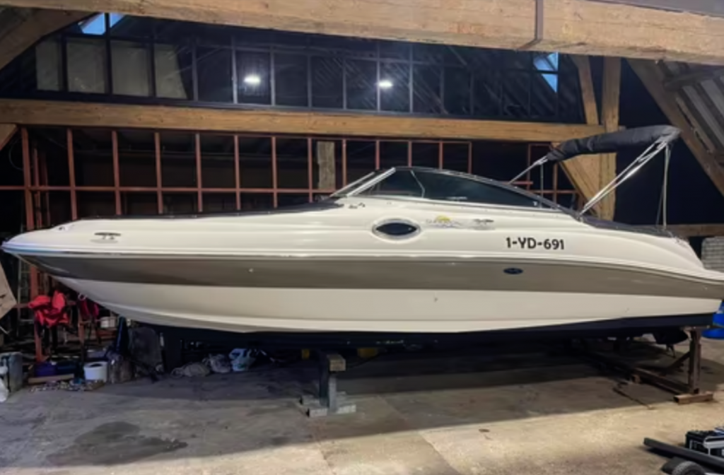 Sea Ray 240 Sundeck 2001 – recent onderhoud, klaar voor varen - Foto 1