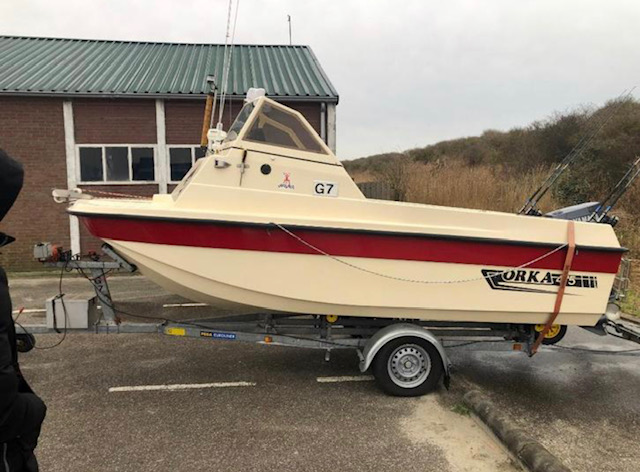 Orka 475 met 60 PK Yamaha – Compacte consoleboot