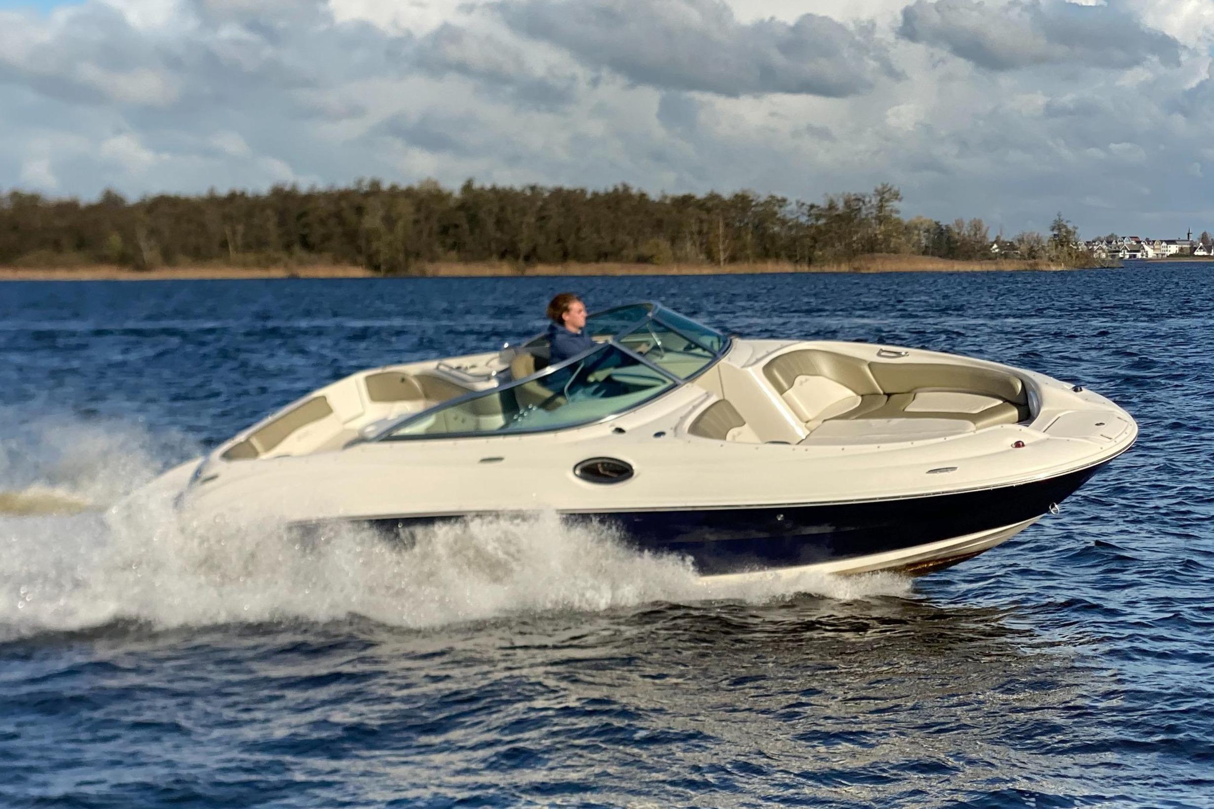 Sea Ray 240 Sundeck 2005 – Bowrider met 499 motoruren - Foto 1