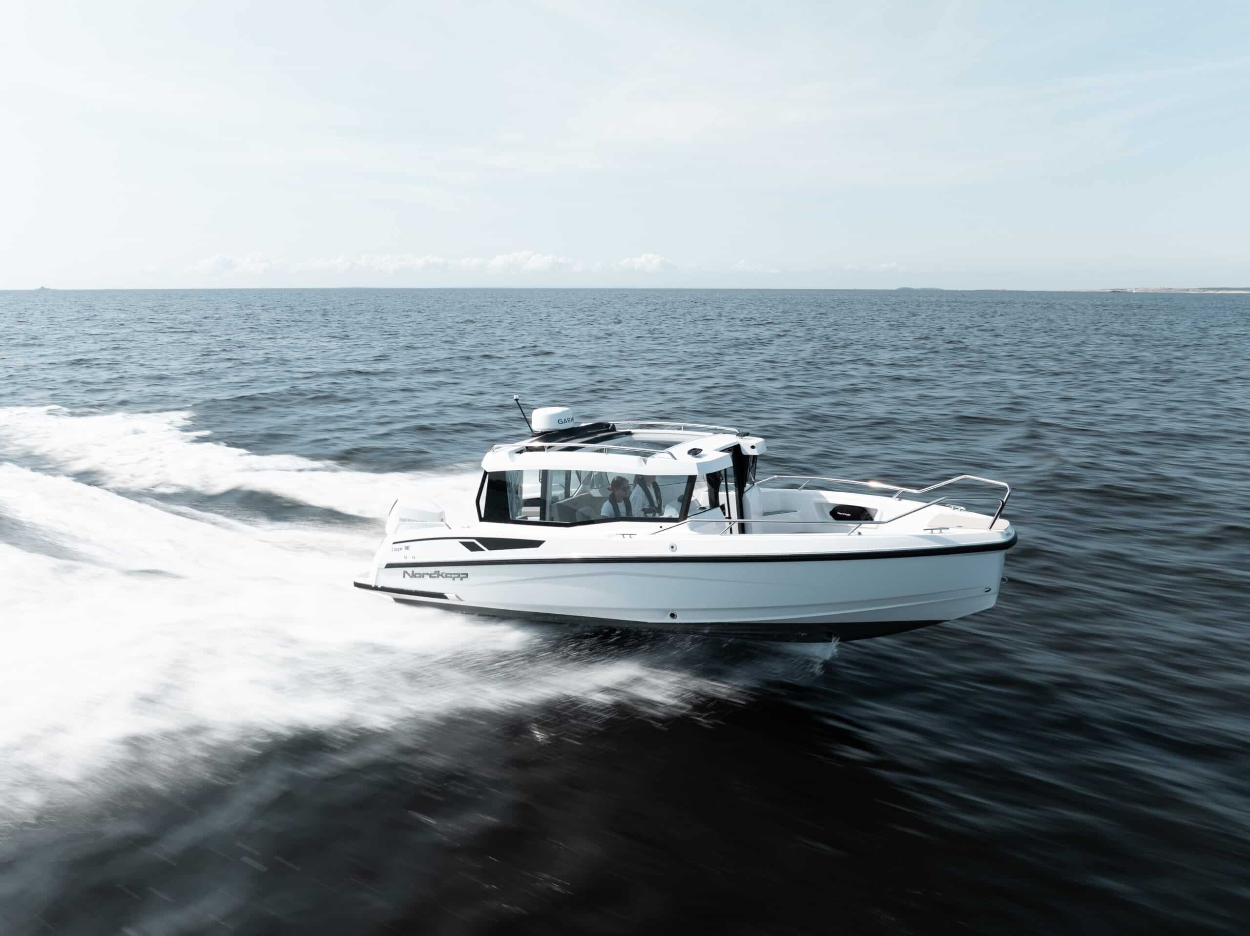 Nordkapp Coupe 2025 – moderne 7,8m zeilboot met V-bodem