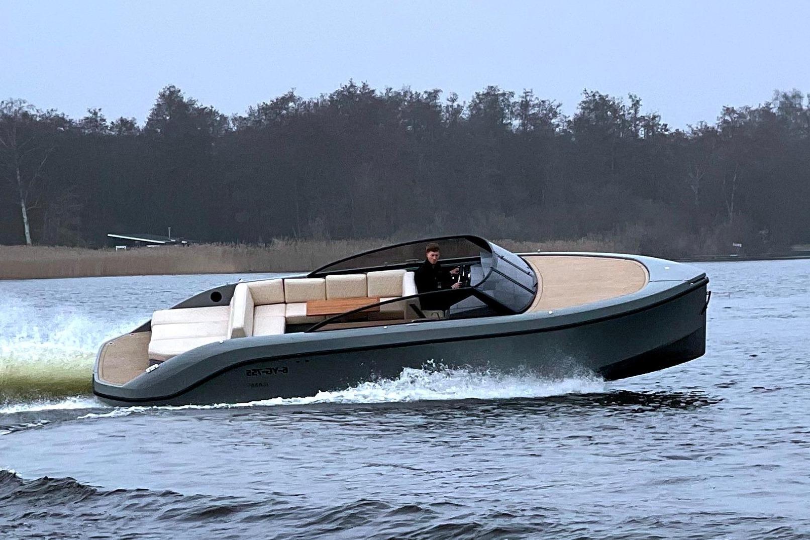 Rand Leisure 28 (2023) – Luxe daycruiser met 87 motoruren