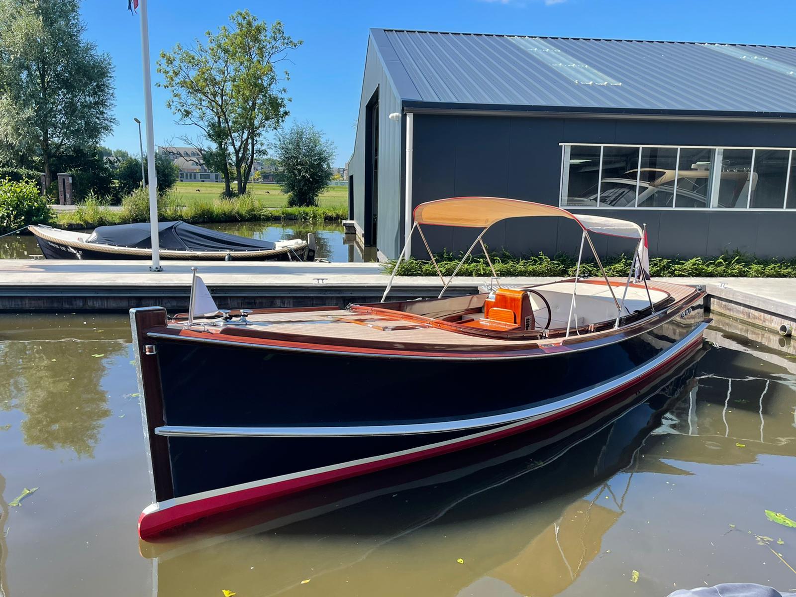 Brandaris Barkas 850 2003 – Iconische dagboot met zonnedek