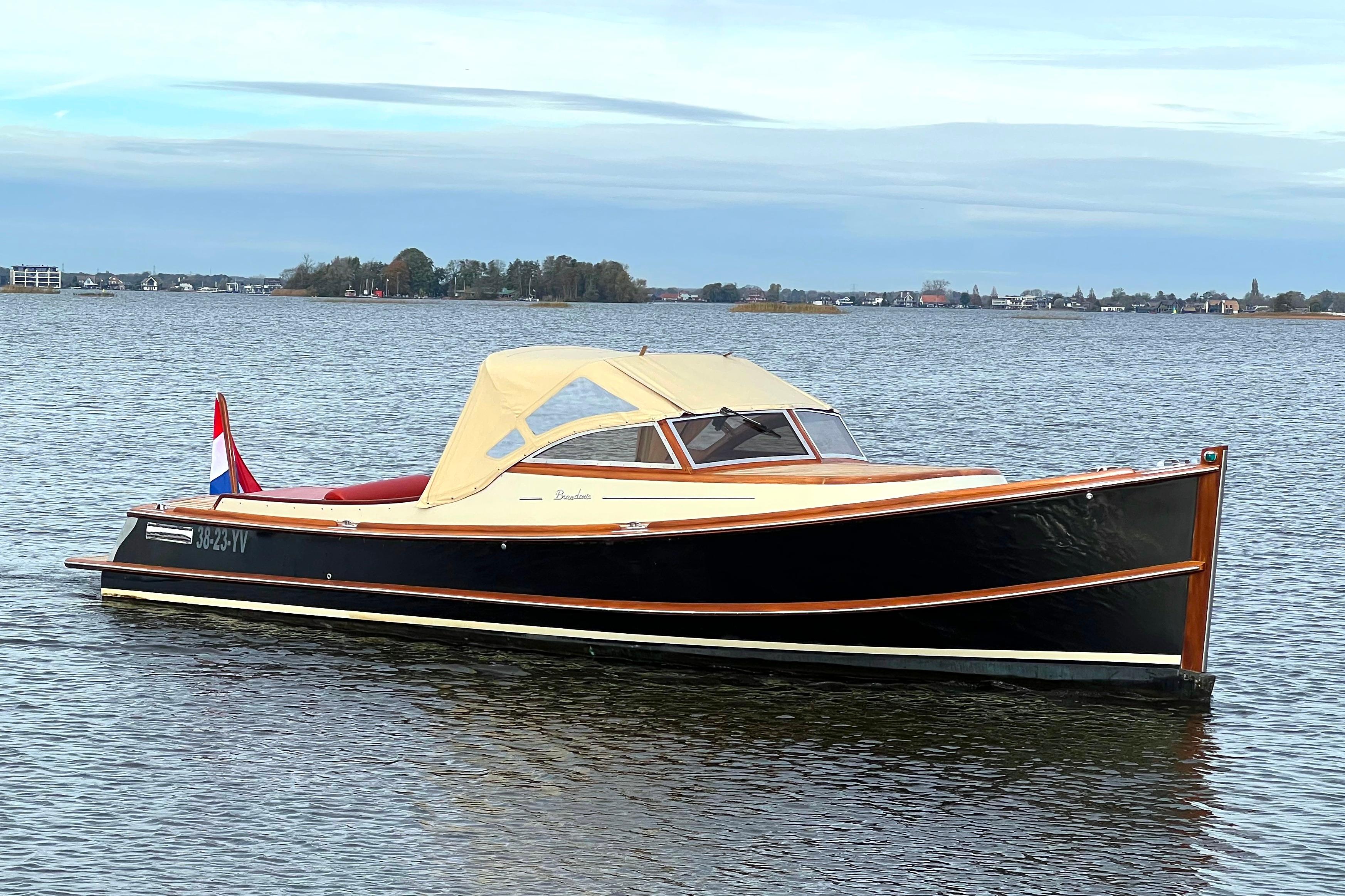 Brandaris Barkas 900 Suite 2009 – Elegante allrounder met 213 uur