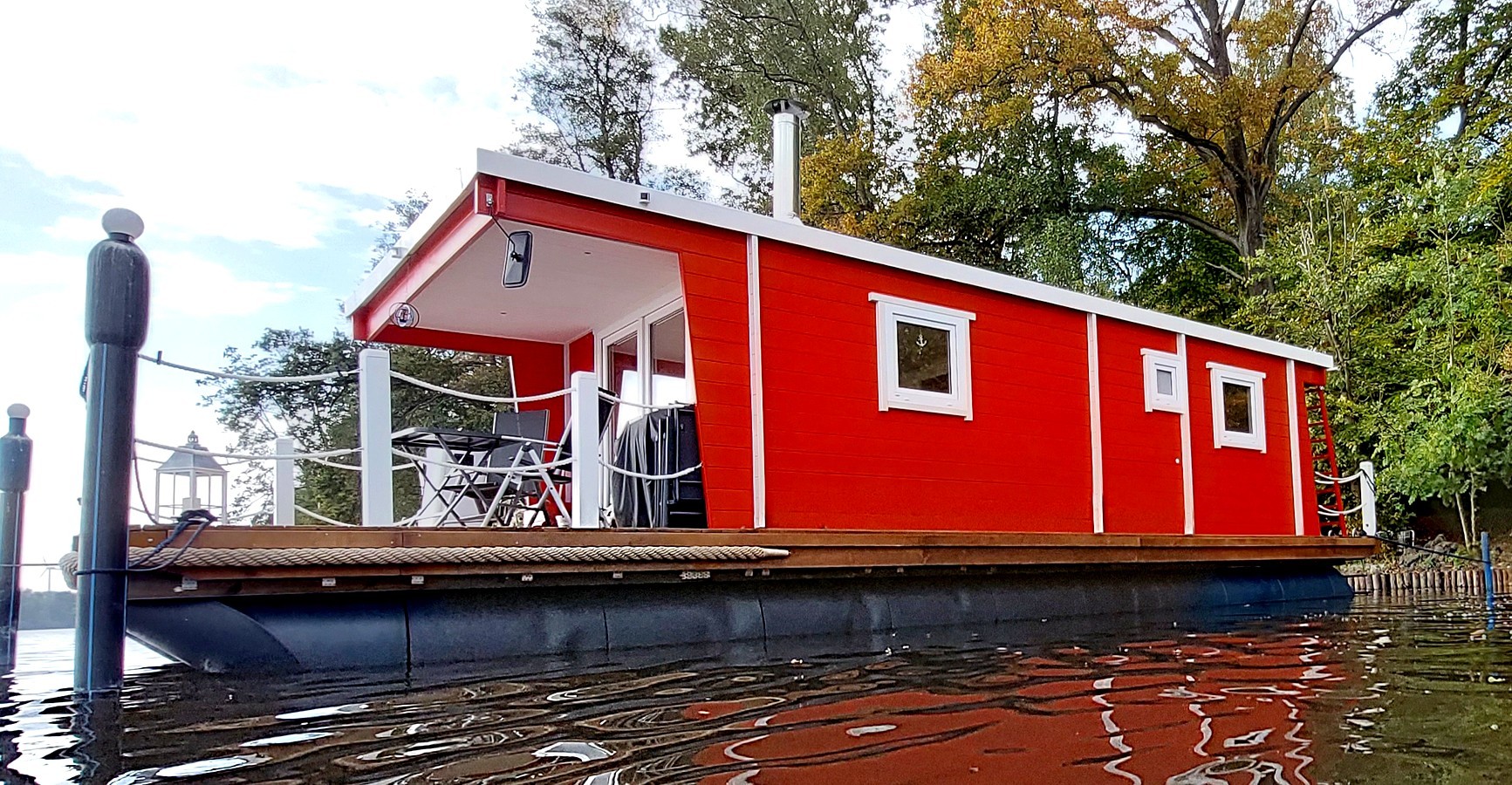 Houseboat ZOE 1200 – Modulaire woonboot voor zomer of jaarrond