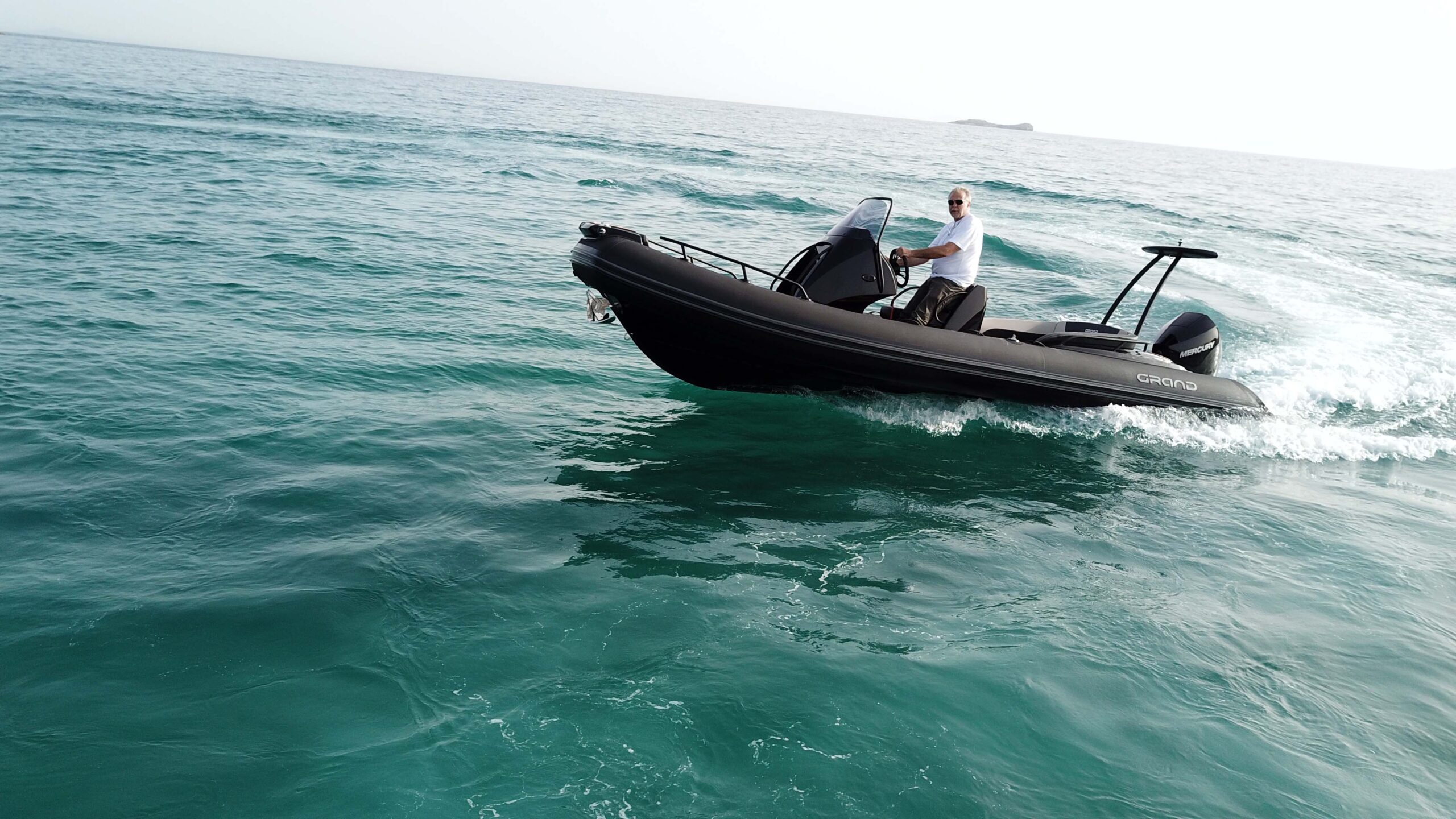 Grand Golden line G650 2025 – rubberboot met U-vormig achterdek - Foto 6