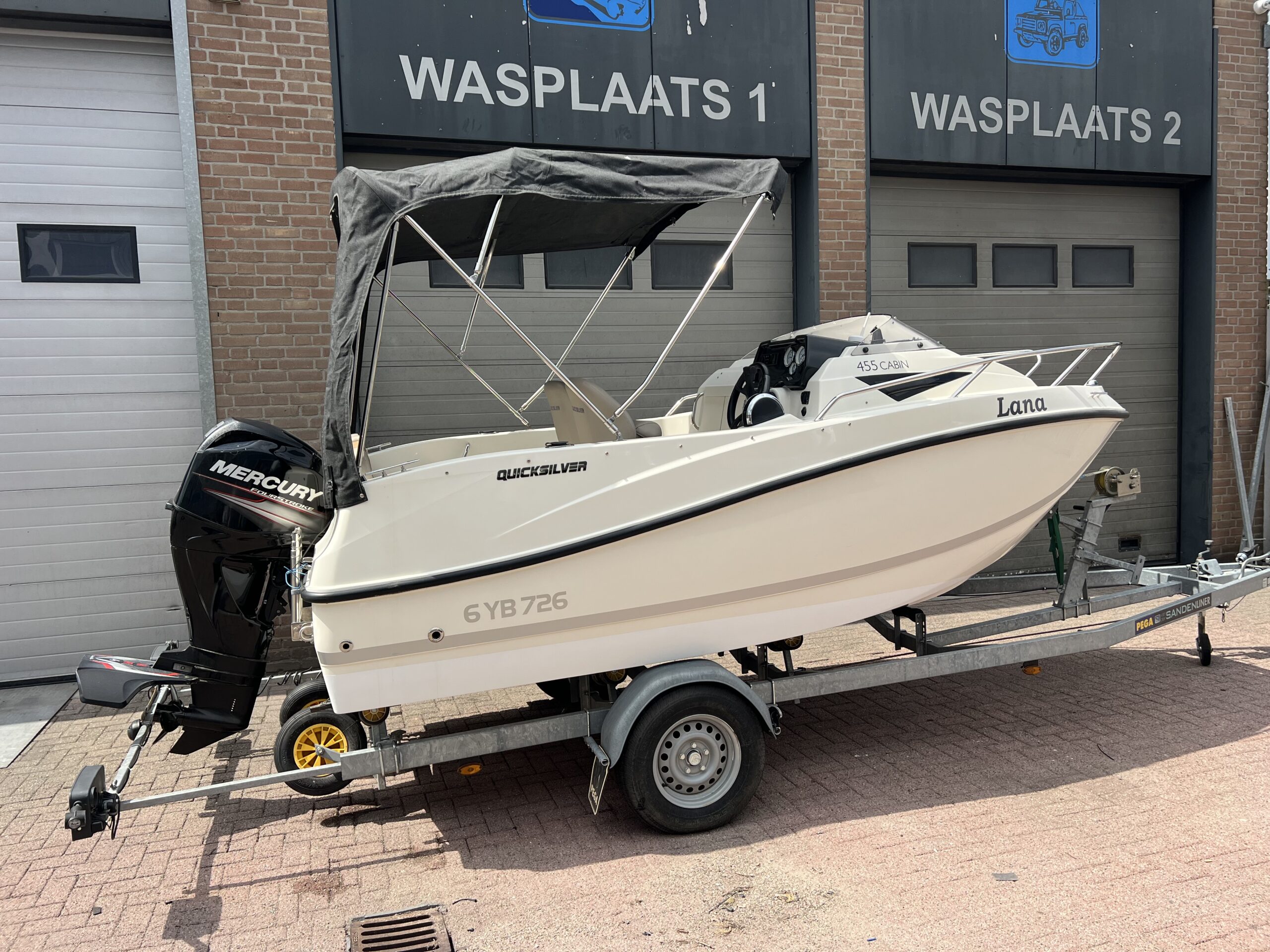 Quicksilver 455 Cabin