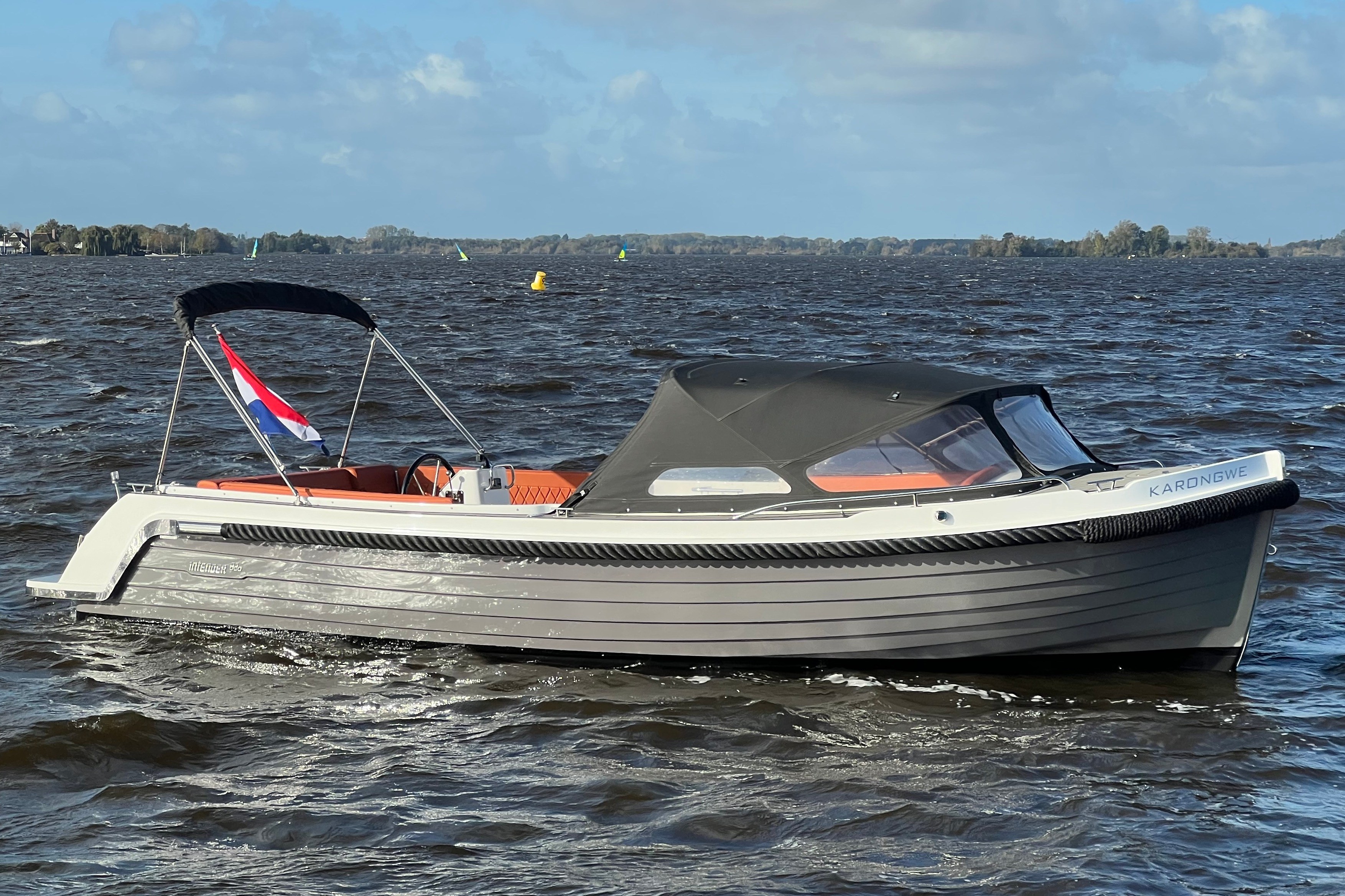 Interboat Intender 820
