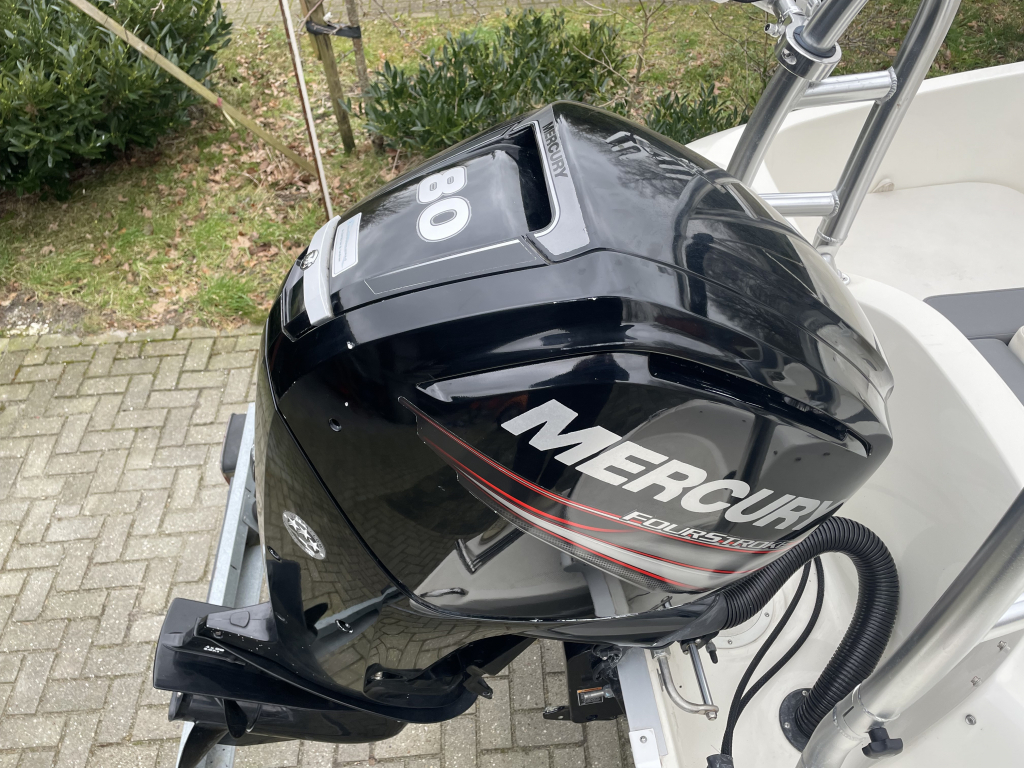Bayliner E5 2019 – Amerikaanse sportboot met 80 PK - Foto 3