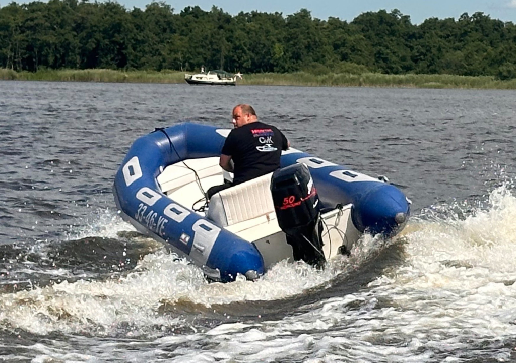 Avon Adventure 450 RIB 2000 – vaarklaar met 50 pk Mercury - Foto 9