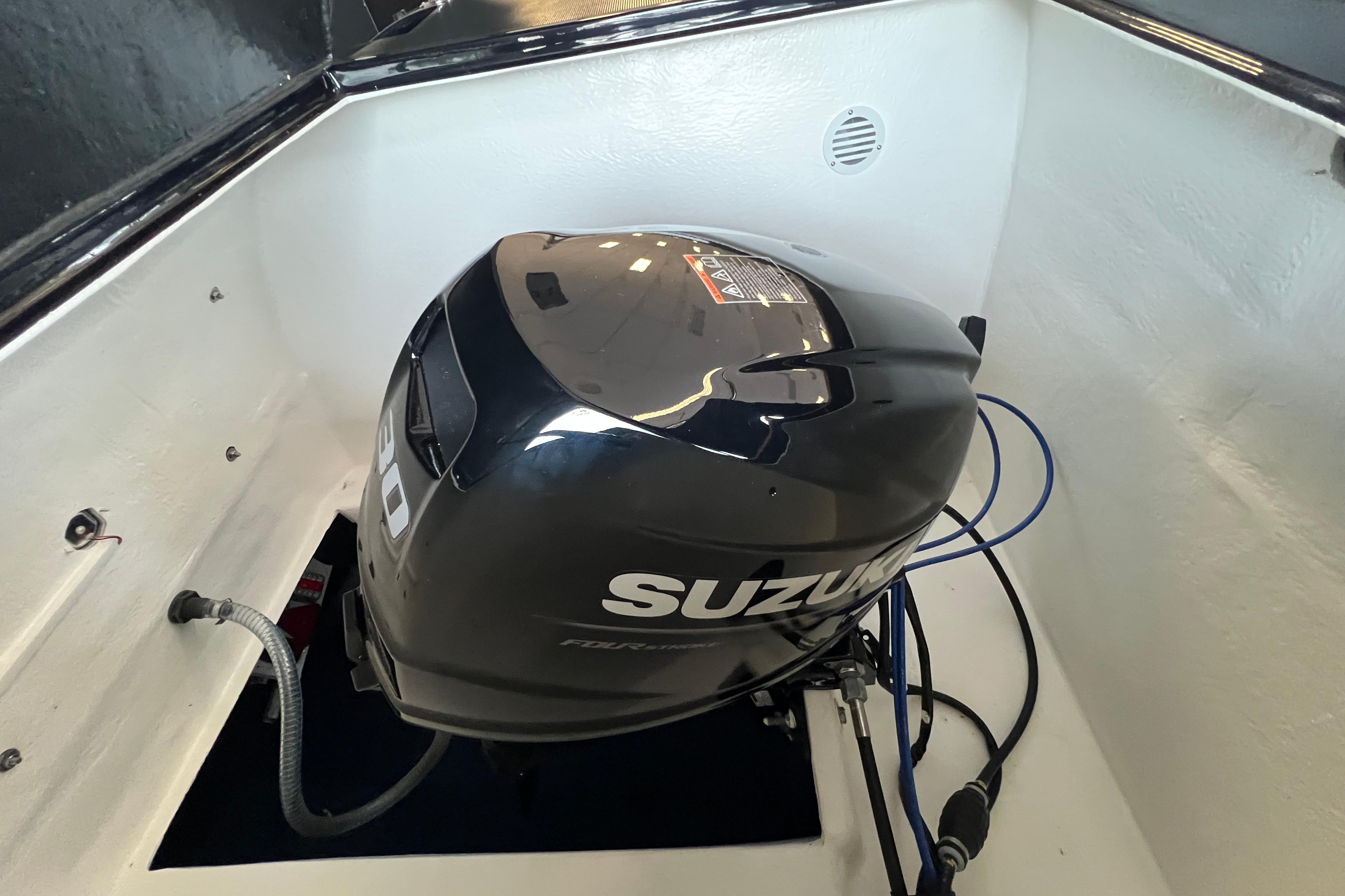 Lago Amore 606 Tender 2026 – compleet vaarklaar met buiskap - Foto 10