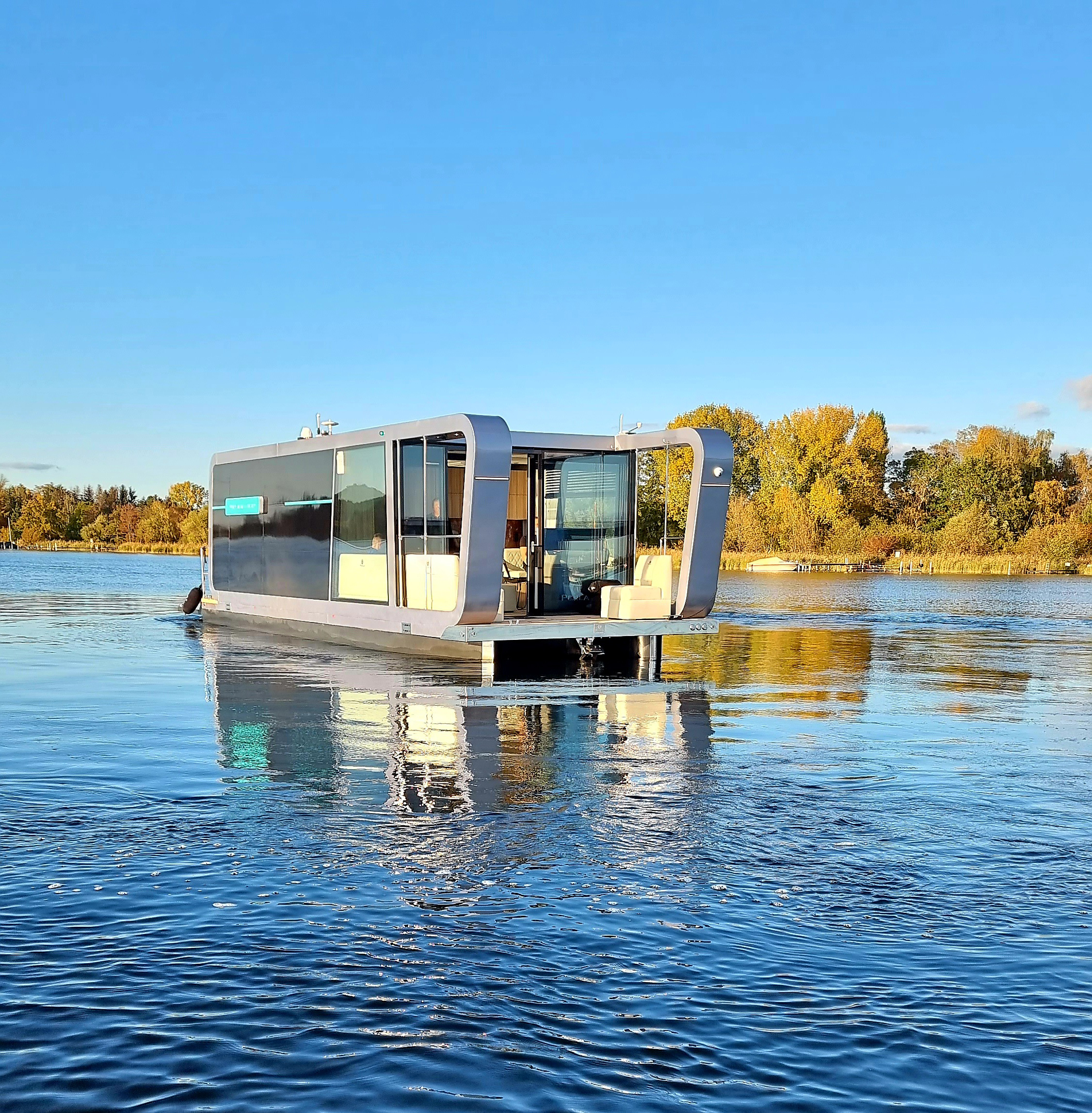 Perla E-vision 42 – aluminium woonboot met elektrische aandrijving - Foto 2