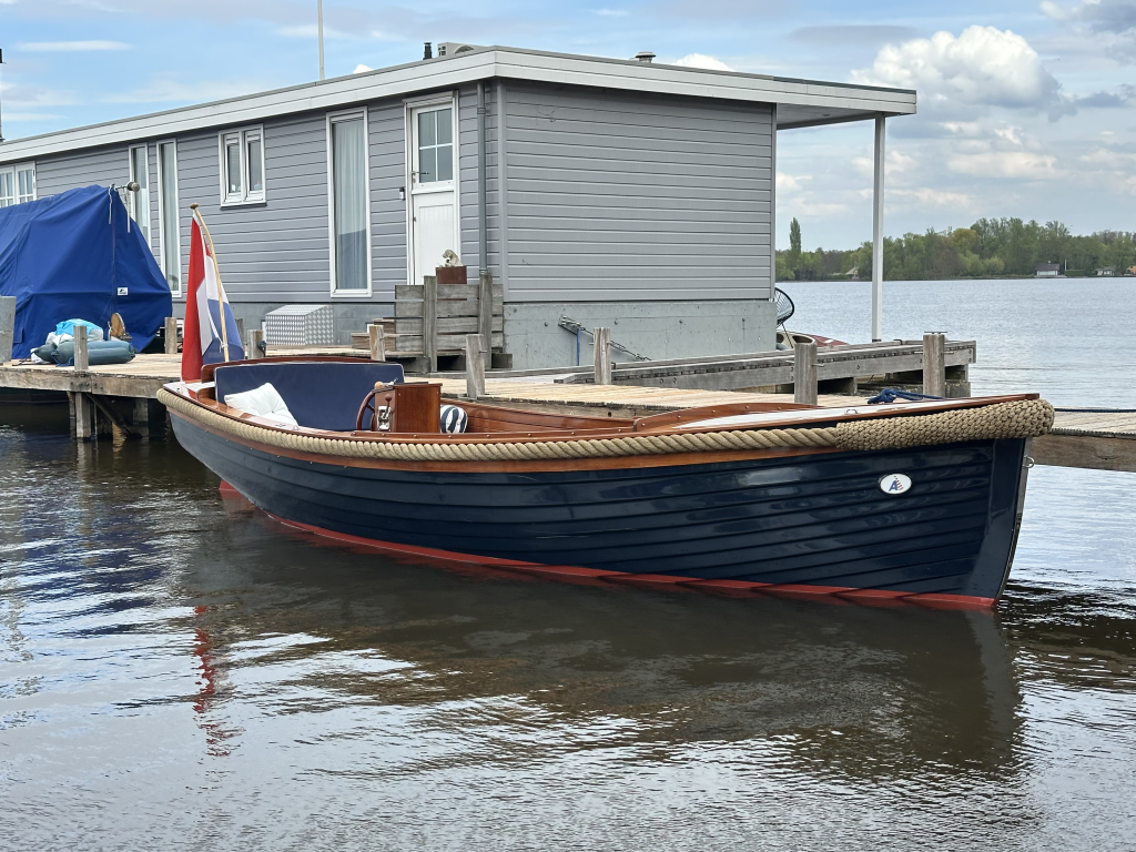 Akerboom Spiegelsloep 5.70 2002 – Mahonie & teak afwerking