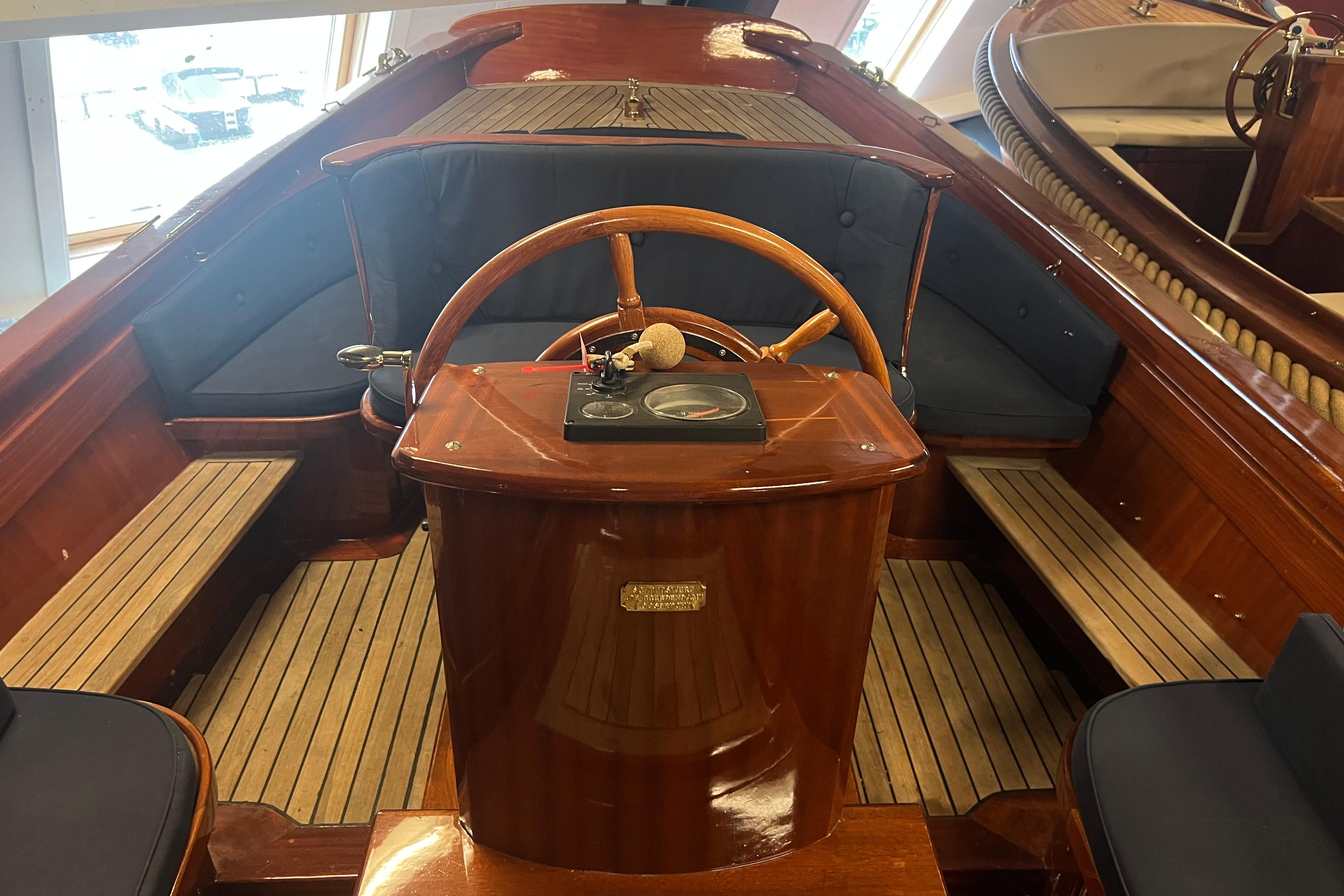 Breedendam 700 Sloep 2000 – Klassieke 7m diesel sloep - Foto 8