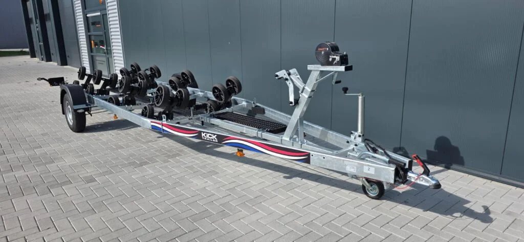 KT1800 XL Multiroller LED Kicktrailer Boottrailer voor tot 7 meter, Geremd - Foto 2