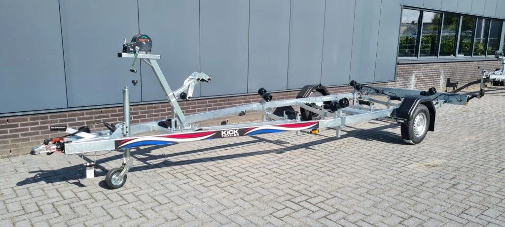 KT1300 Boottrailer Geremd 1300 kg voor boten tot 5.80m Lengte: 6.1m - Foto 2