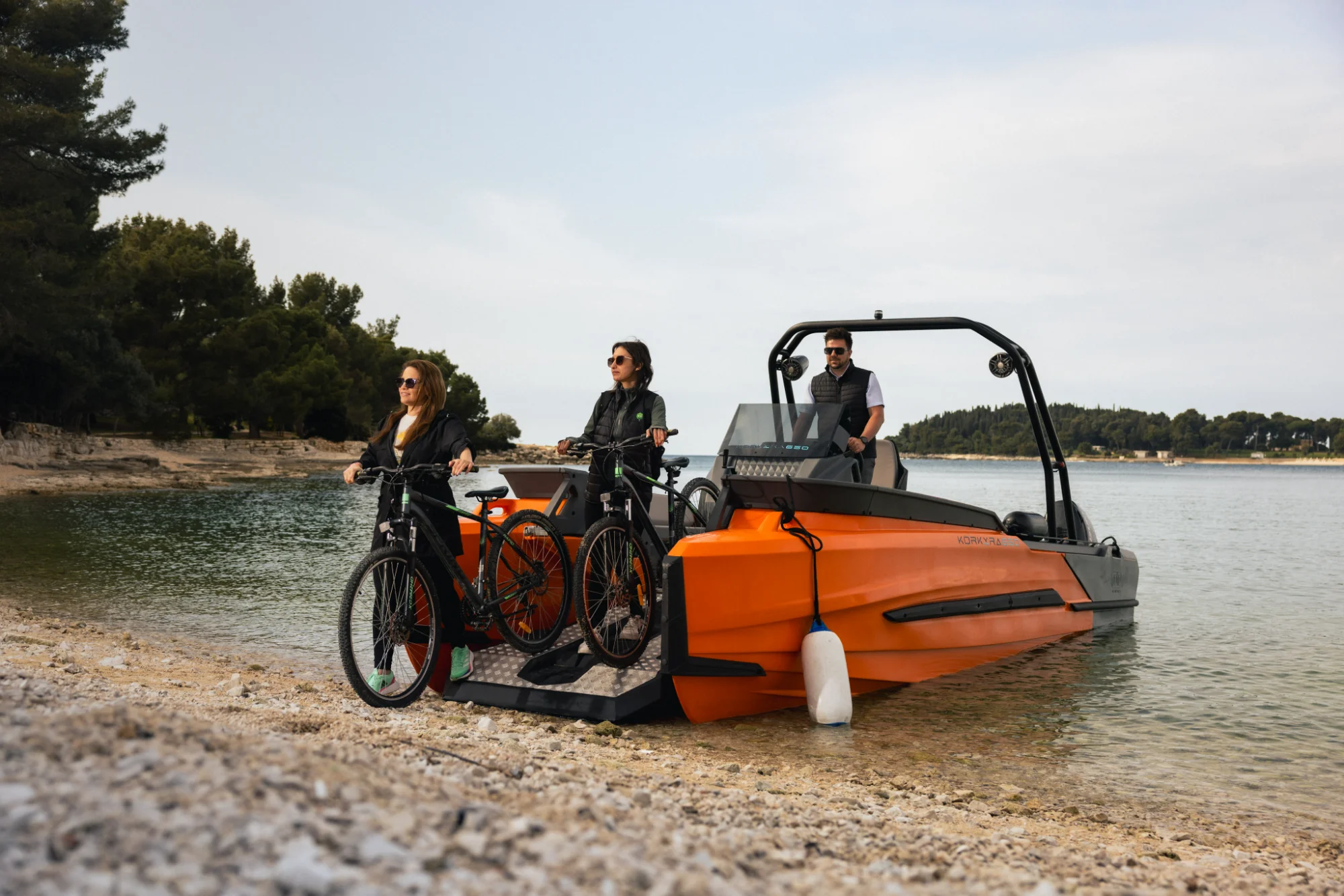 Roto Nautica Korkyra 650 Pro Catamaran (2026): Polyethyleen met Front-Loading Platform in Nederland - Foto 3