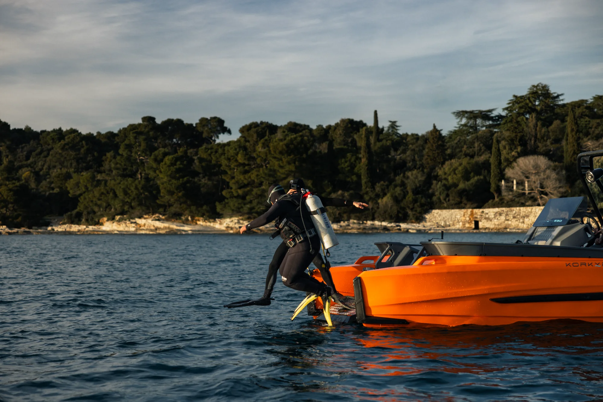 Roto Nautica Korkyra 650 Pro Catamaran (2026): Polyethyleen met Front-Loading Platform in Nederland - Foto 5