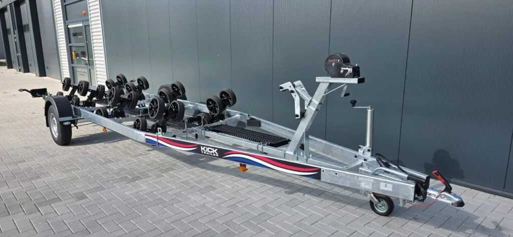 KT1500 XL Multiroller LED Kicktrailer: Geremde Boottrailer tot 7 Meter - Foto 2