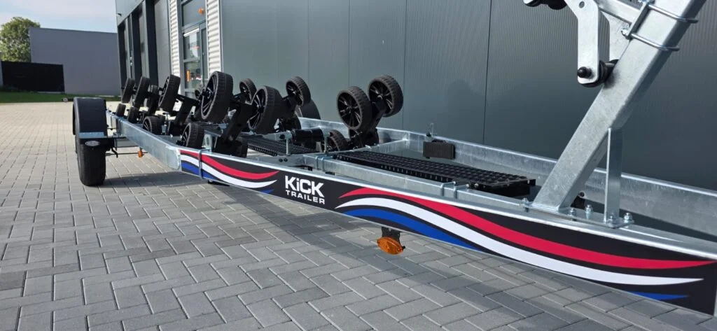 KT1500 XL Multiroller LED Kicktrailer: Geremde Boottrailer tot 7 Meter - Foto 3