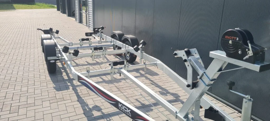 KT2500 XL Tender Kicktrailer, Geremde Boottrailer voor boten tot 7.5m - Foto 4