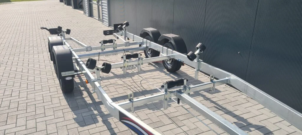 KT2500 XL Tender Kicktrailer, Geremde Boottrailer voor boten tot 7.5m - Foto 6