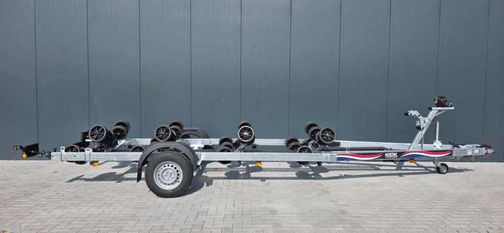 KT1300 XL Multiroller LED Kicktrailer voor 7m boten, Geremd - Foto 1