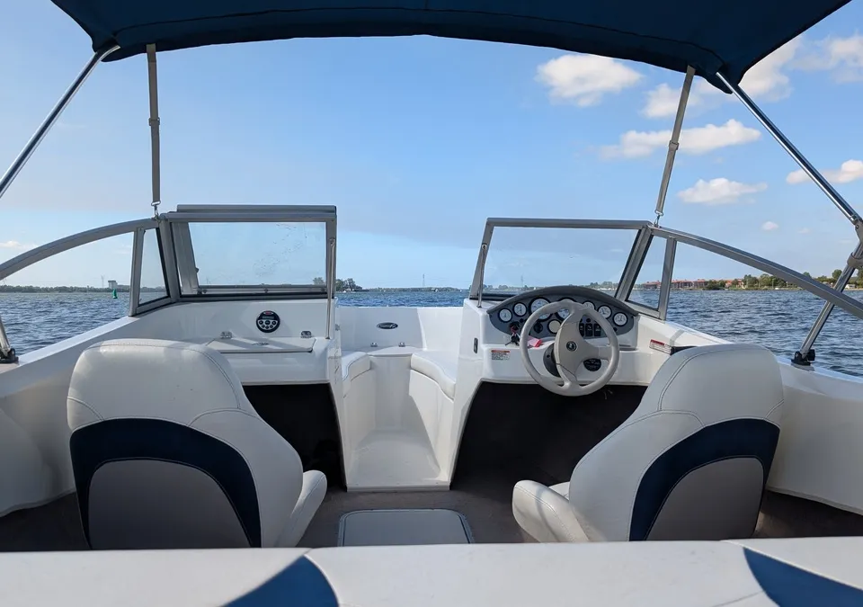 Stingray 195RX 2012 – Sportieve speedboot met 138 pk - Foto 2