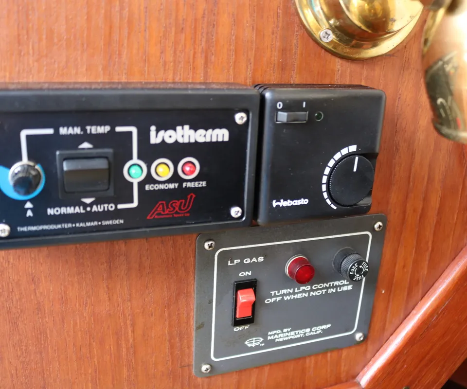 Cal 31 1979 – Océanganger met nieuwe Vetus motor - Foto 3
