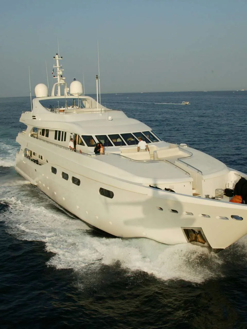 Alfa Marine 140 2003 – Tri-Deck Explorer met 2.000 nm Bereik - Foto 2