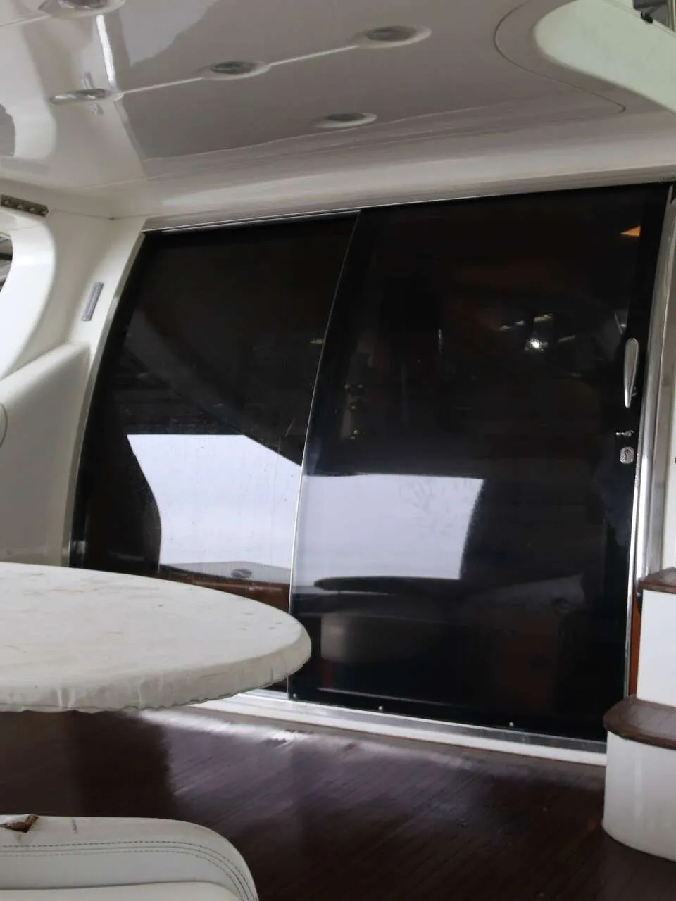 Azimut 68 Plus 2000 – snelle flybridge met 4 hutten - Foto 2