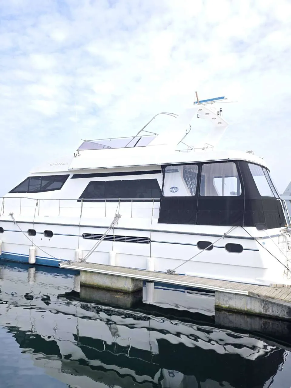 Neptunus 196 Flybridge 1991 – Ruime tweemotorige motorjacht - Foto 3