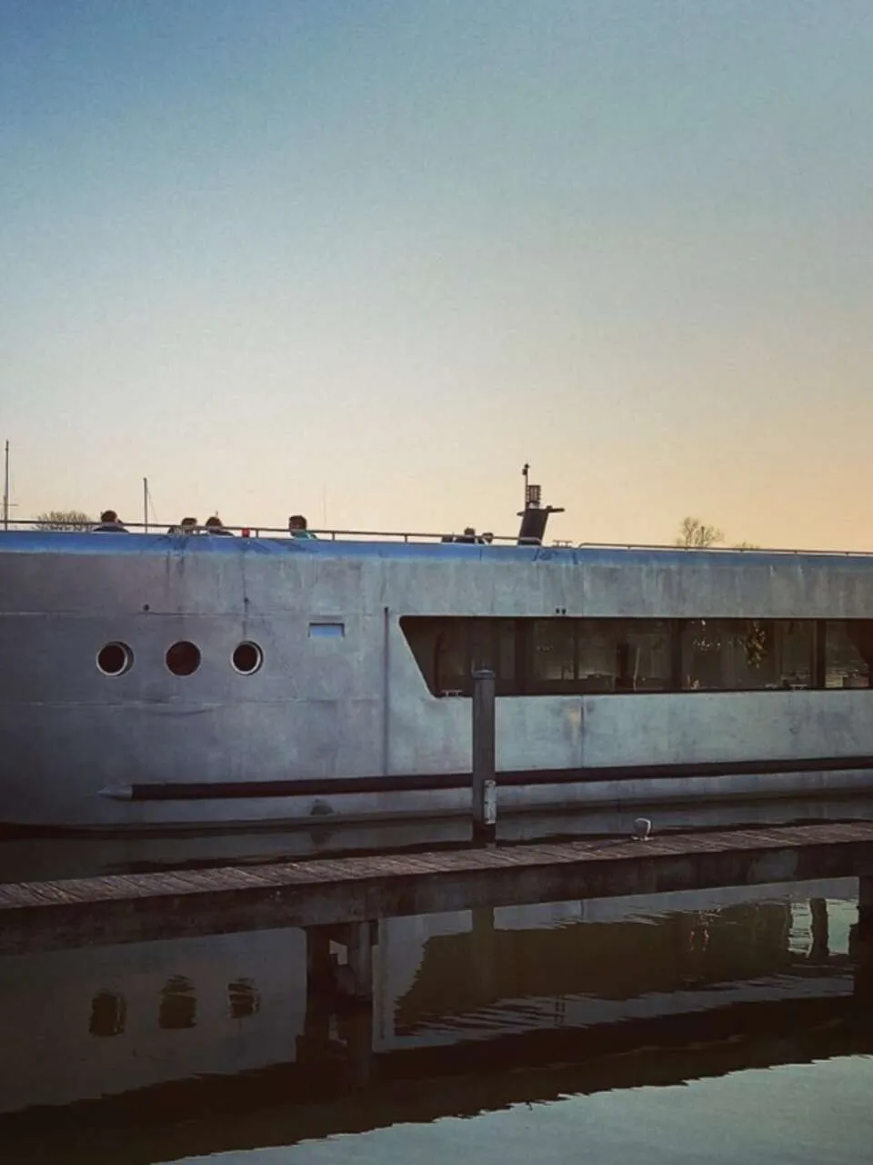 Qrooz Floating Appartment 2019 – aluminium motorjacht 19,99m - Foto 2