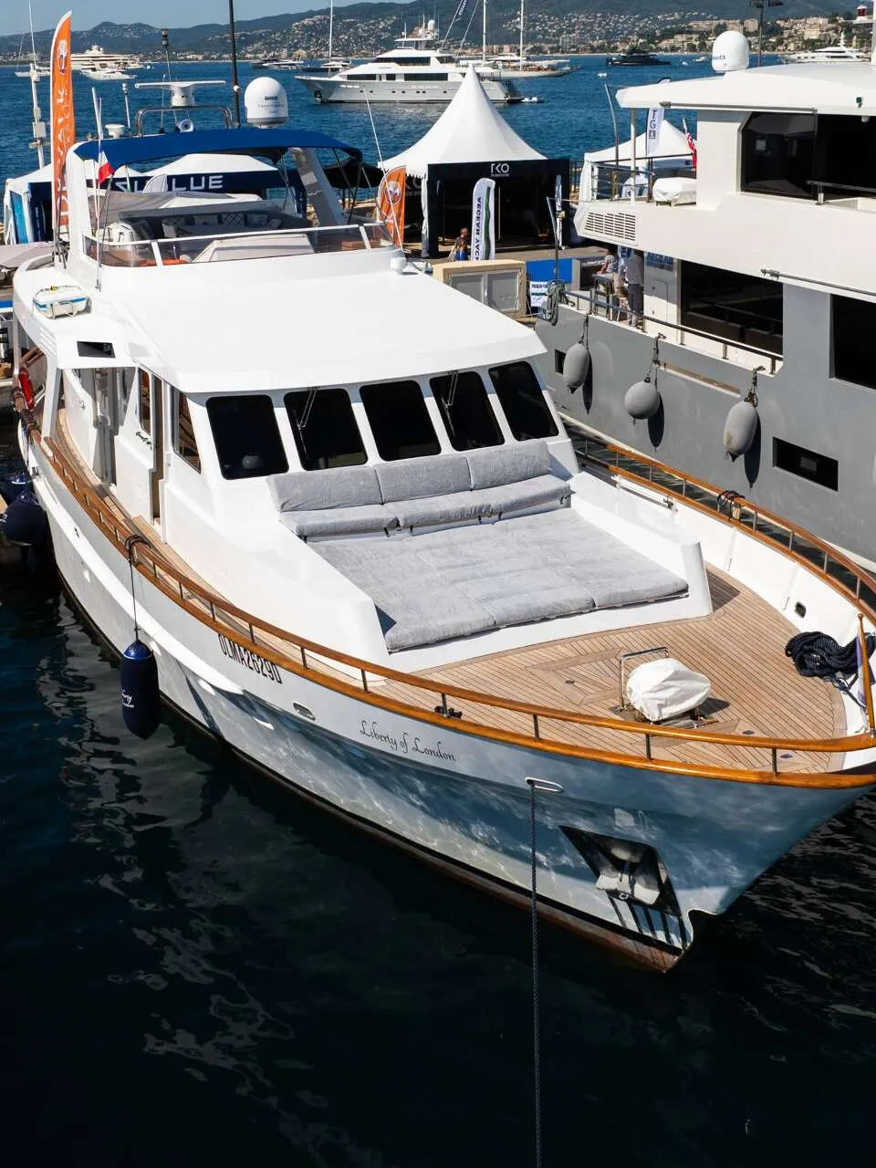 De Vries Lentsch 22M 1990 – Stalen Motorjacht, Refit 2023 - Foto 3