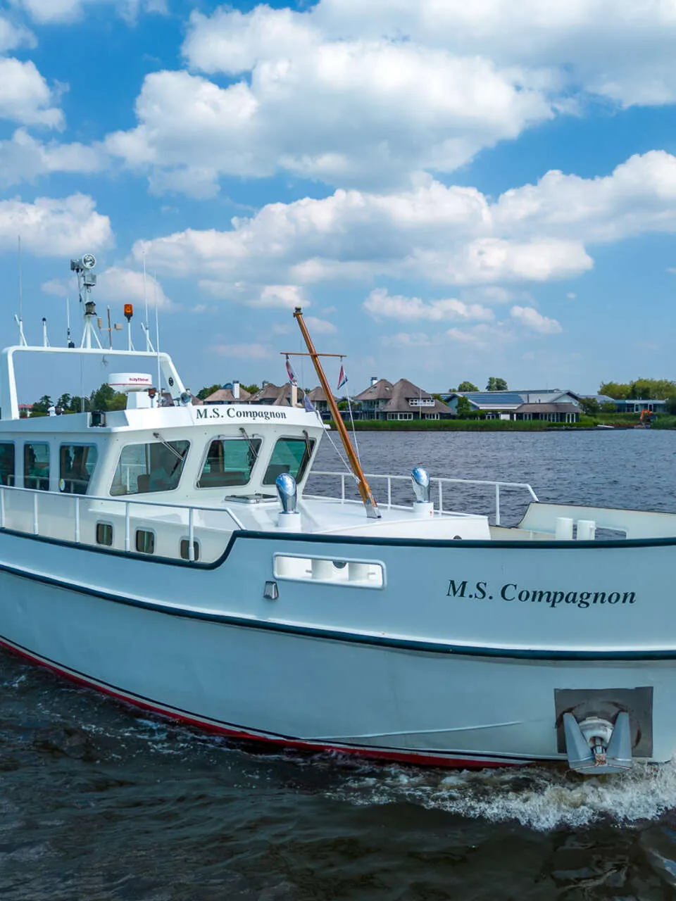 Woonboot MS COMPAGNON 1965 – klassiek Nederlandse stalen motorjacht - Foto 2