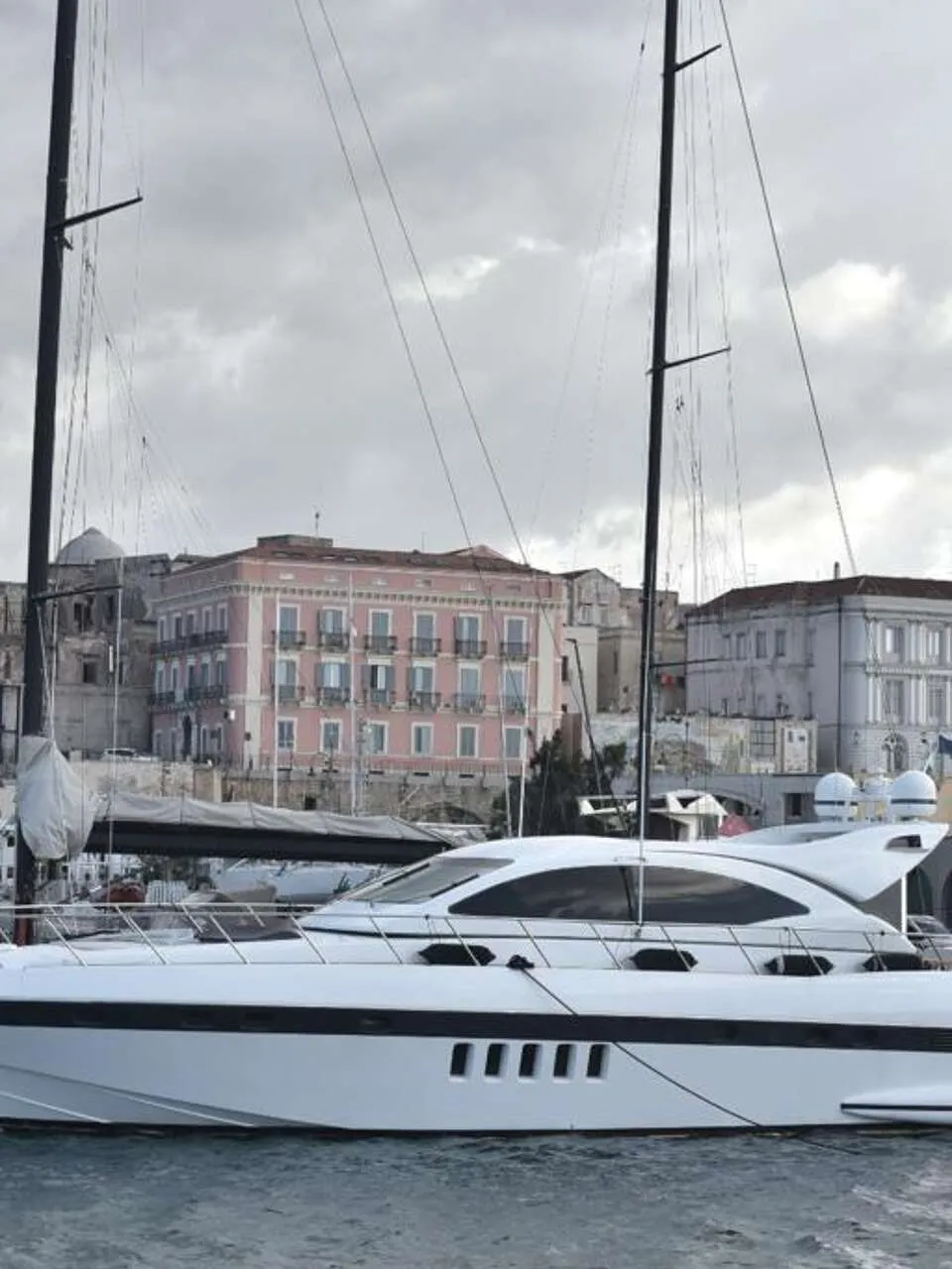 Mangusta 72 - Foto 3